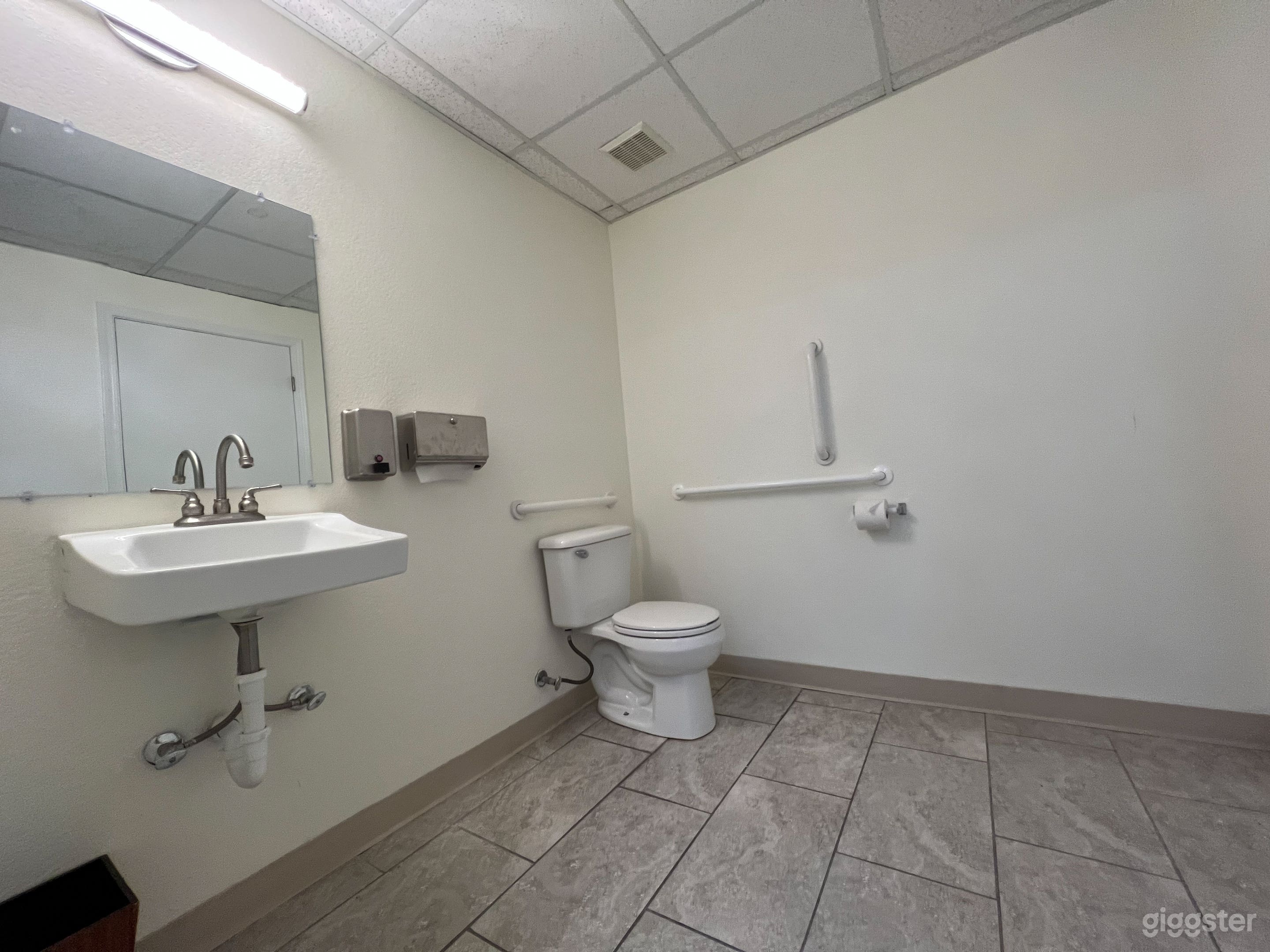 Las Vegas Wedding Chapel Photo 4