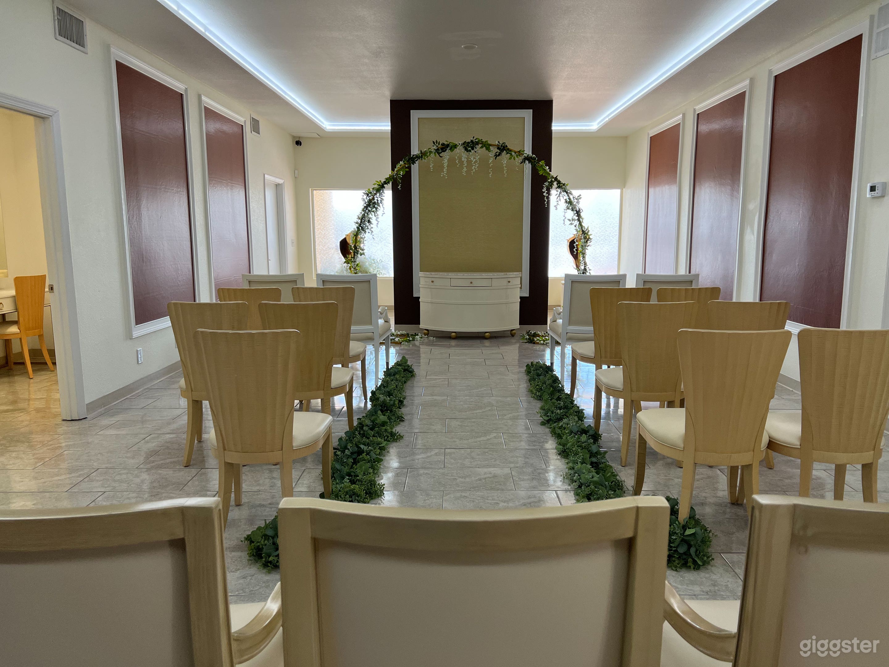 Las Vegas Wedding Chapel Photo 1