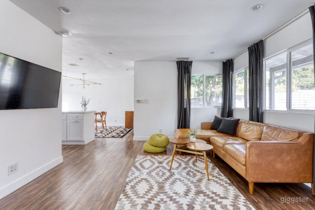 Modern completely private single family house  Photo 3