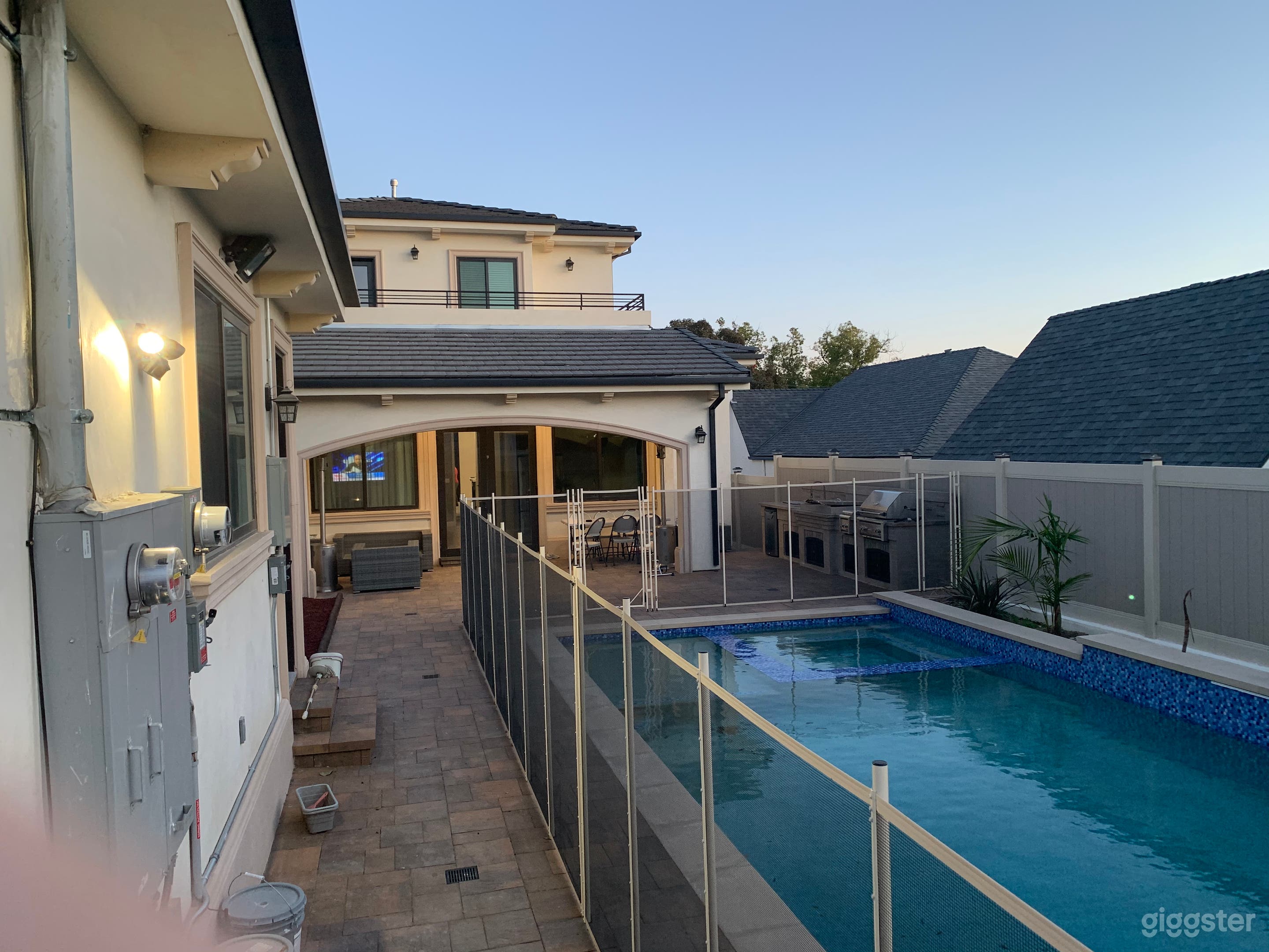 Brand New House in Burbank Hills Photo 3