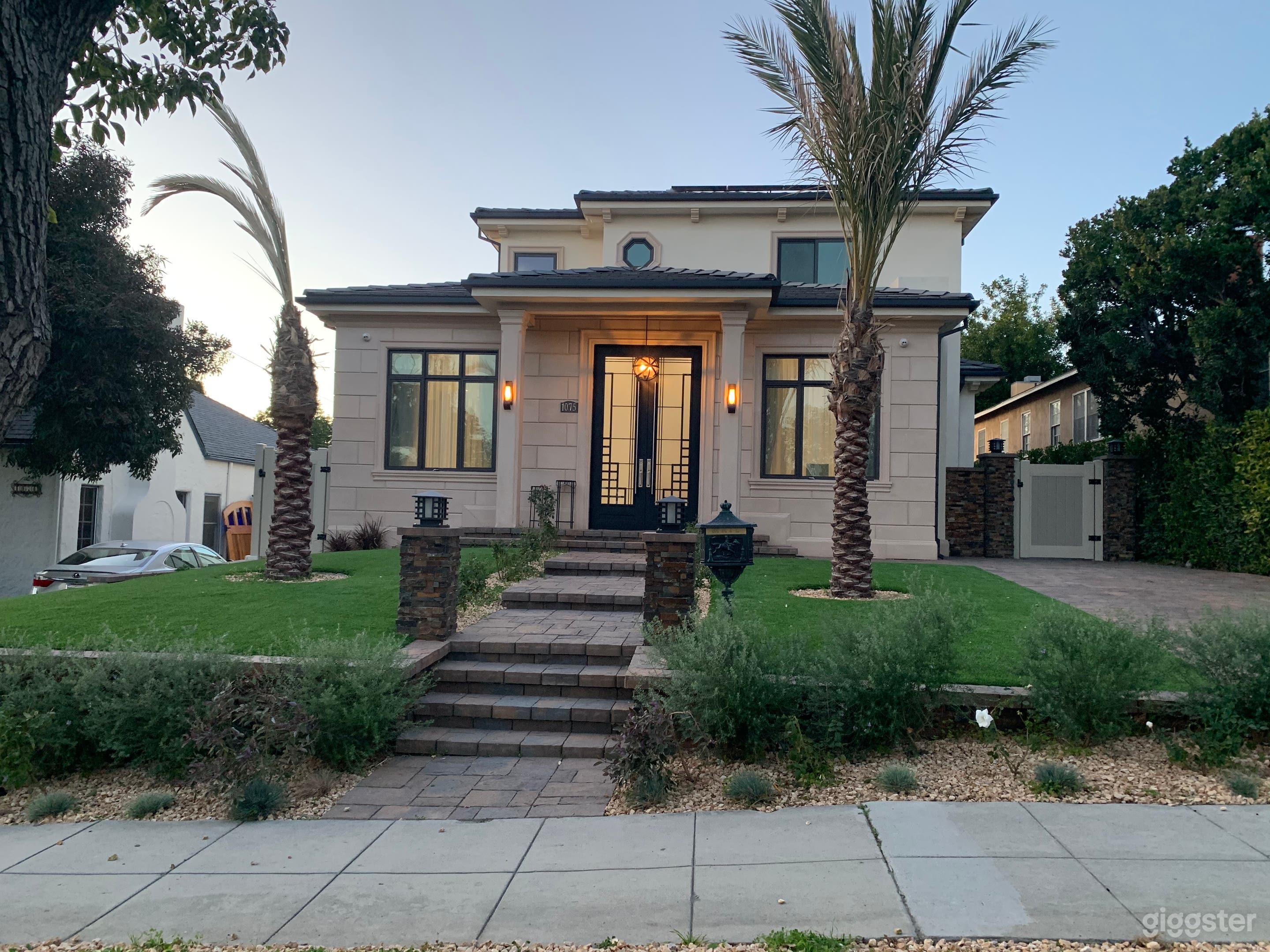 Brand New House in Burbank Hills Photo 1