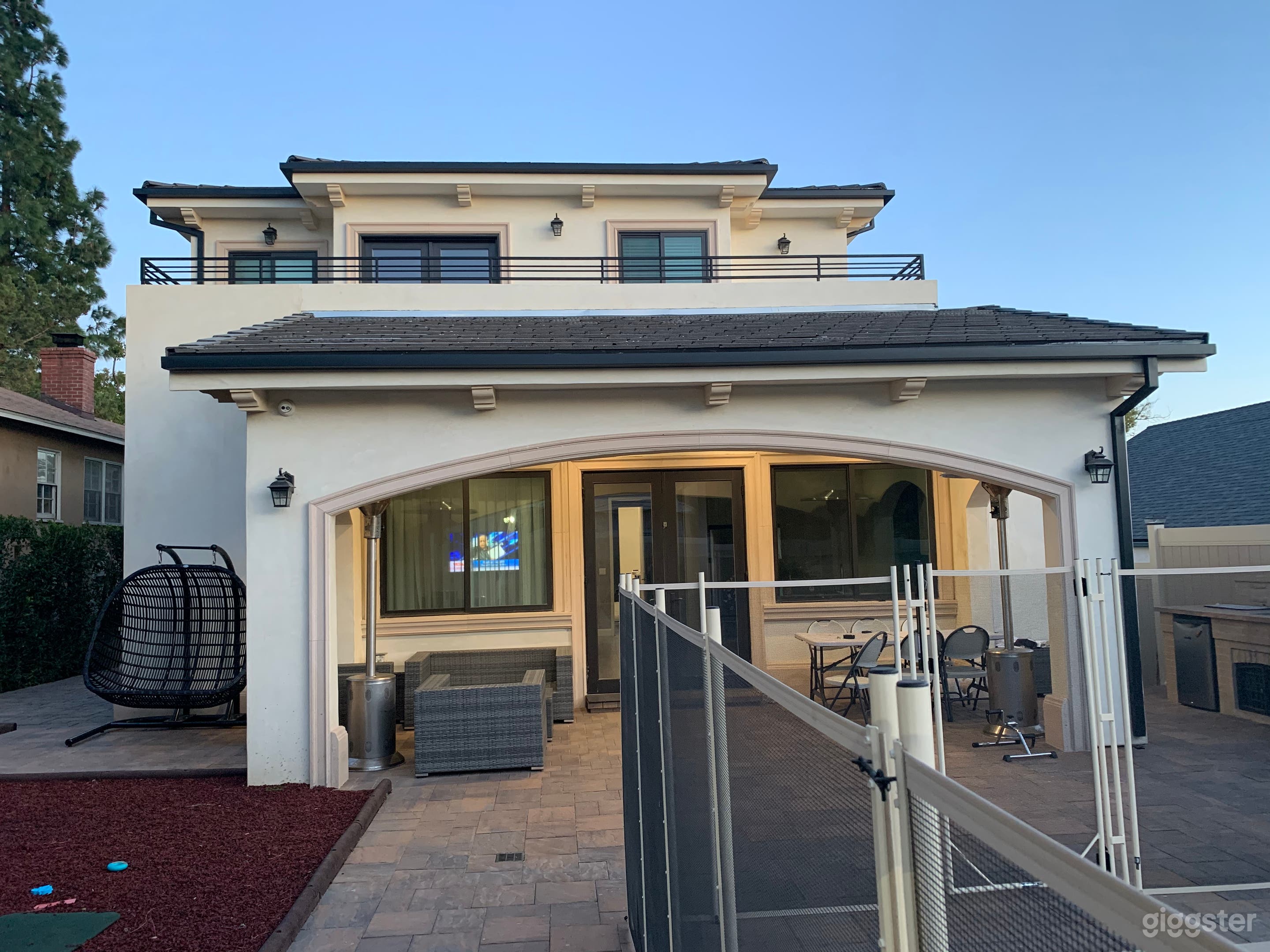 Brand New House in Burbank Hills Photo 4