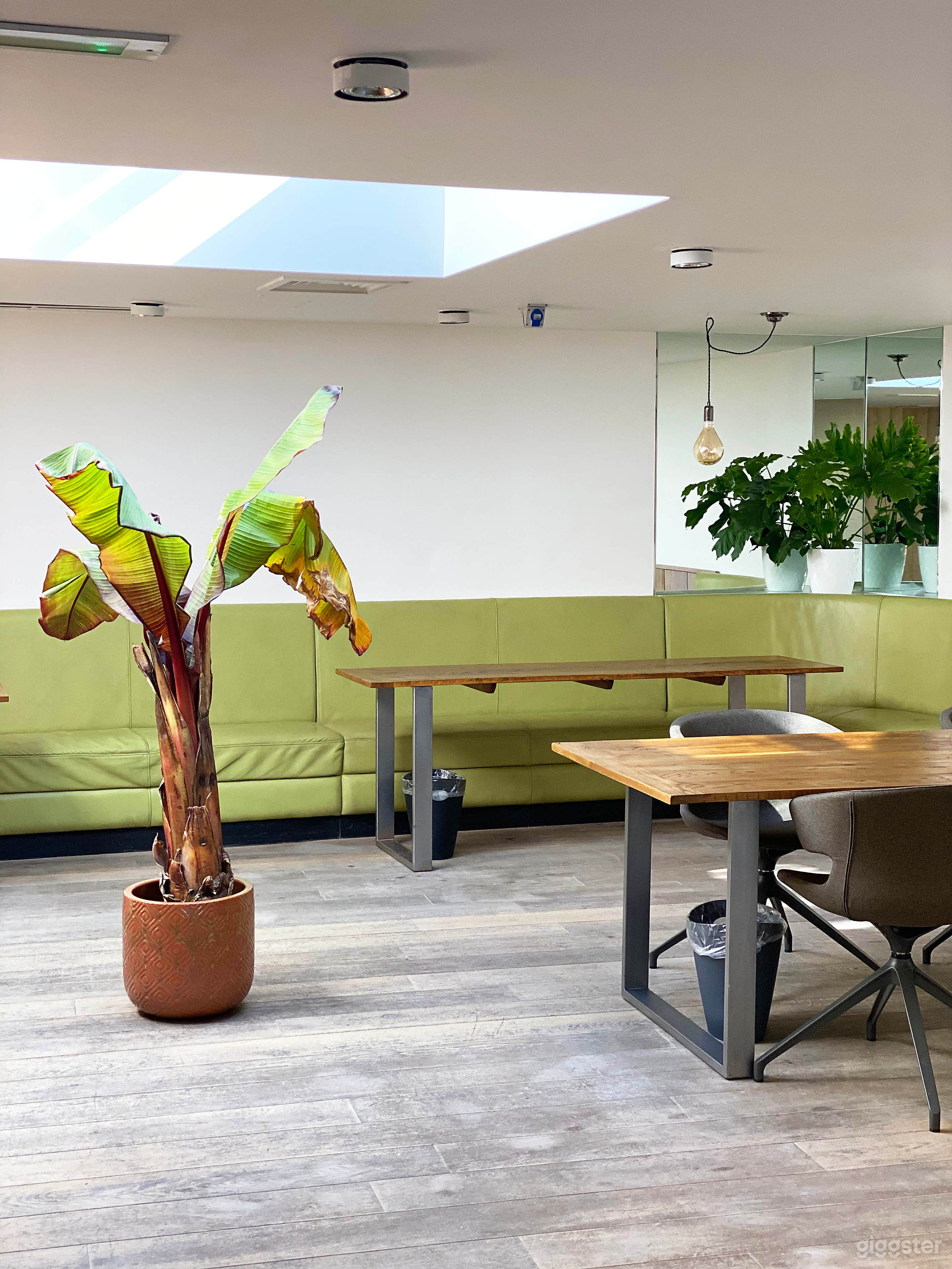 Whitstable HOT DESK / FIXED DESK Photo 2