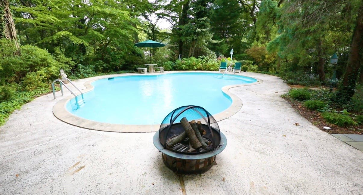Charming New England Colonial Photo 3