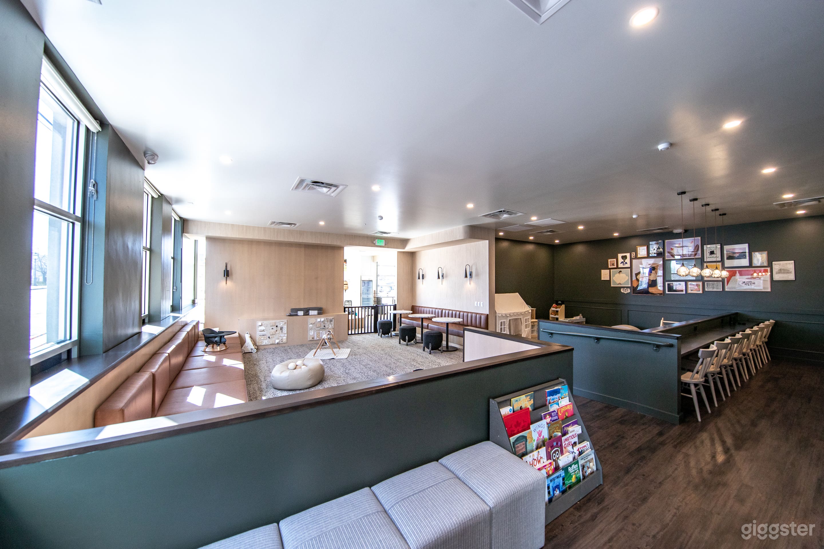 Warm and Modern Indoor Lounge &amp; Cafe Photo 3