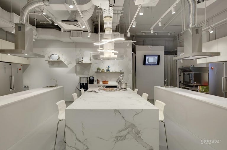  Modern Co-Sharing Kitchen Studio in Singapore (Whole Studio Rental) 