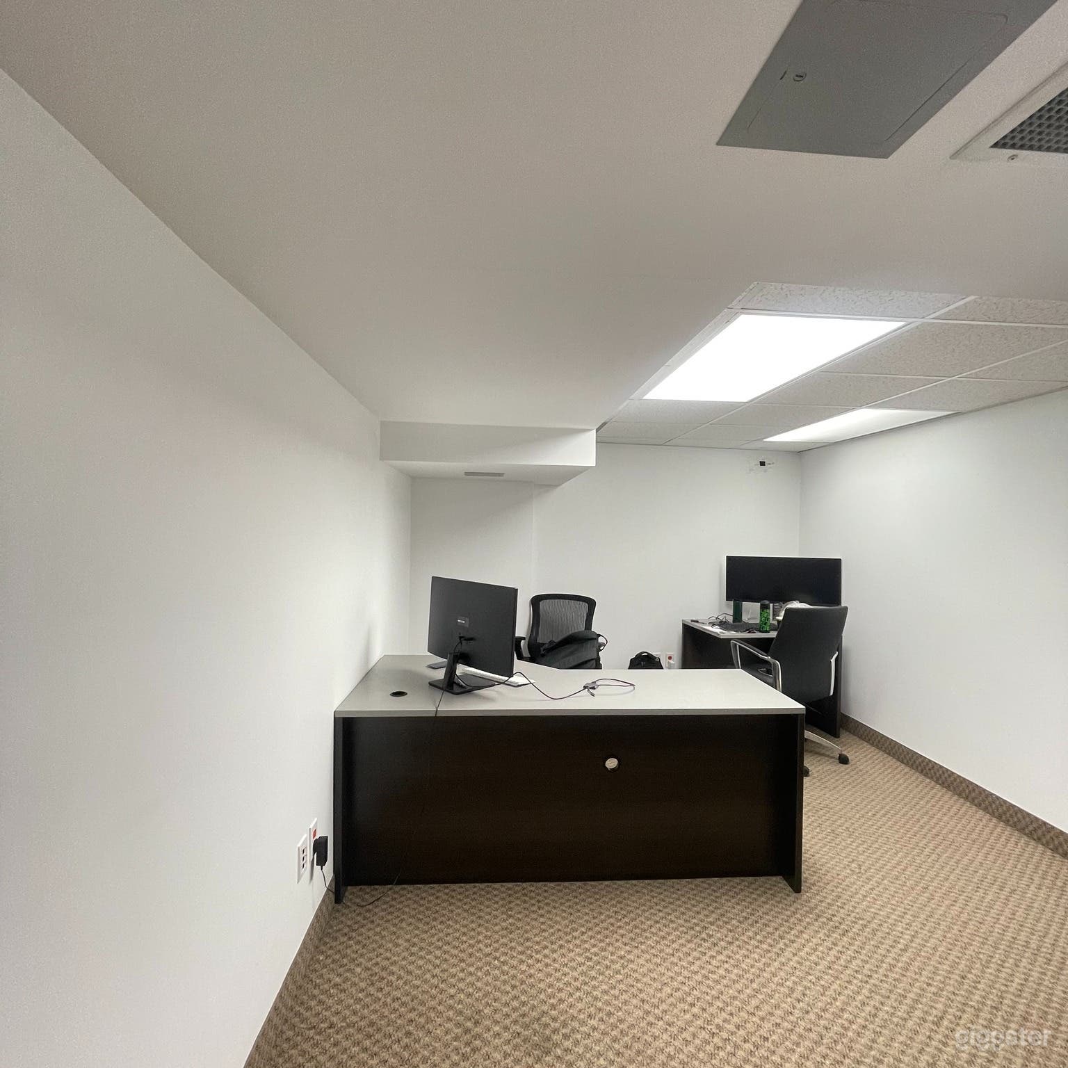 Private Executive Furnished Office Space Photo 3