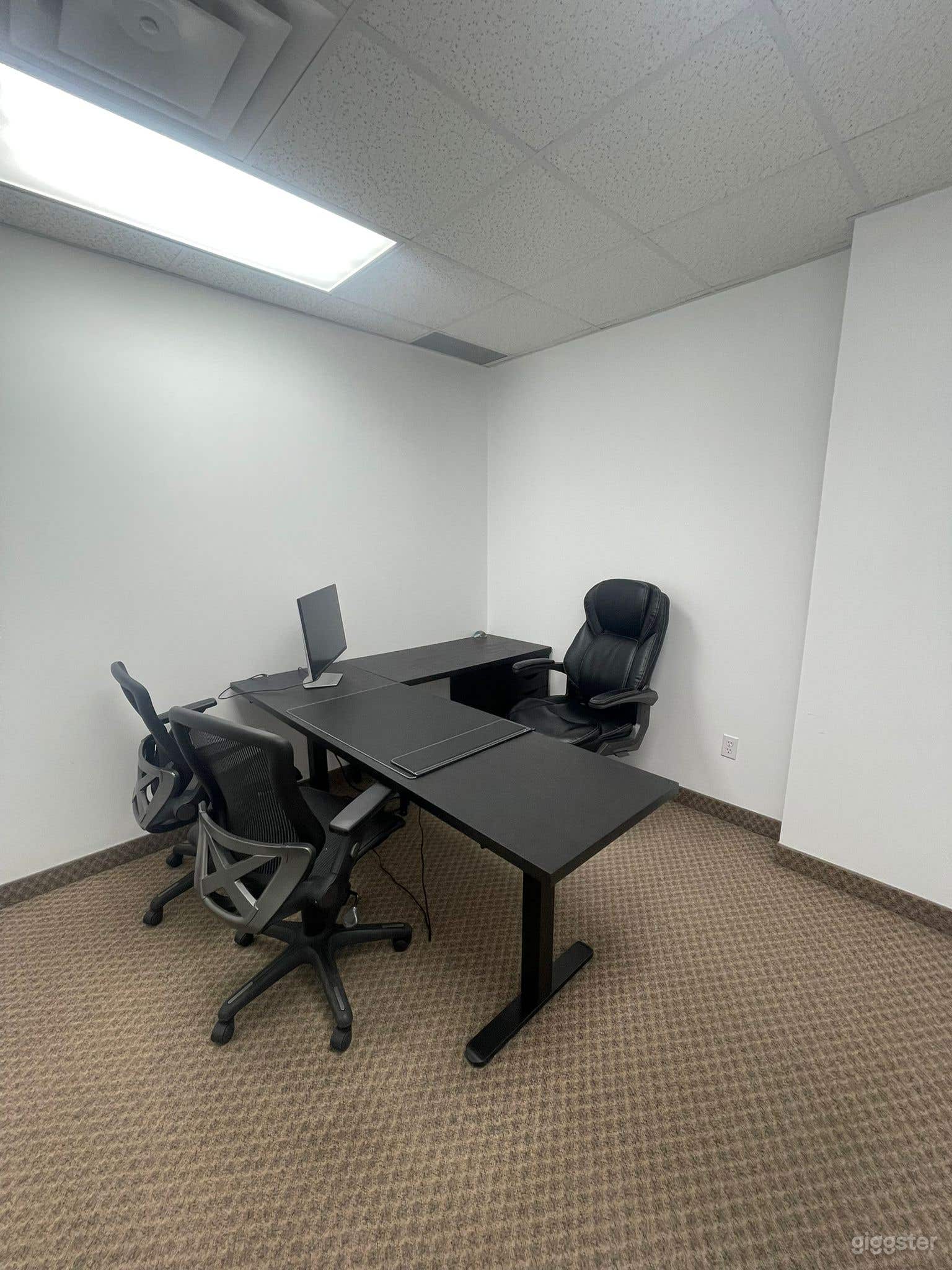 Private Executive Furnished Office Space Photo 2