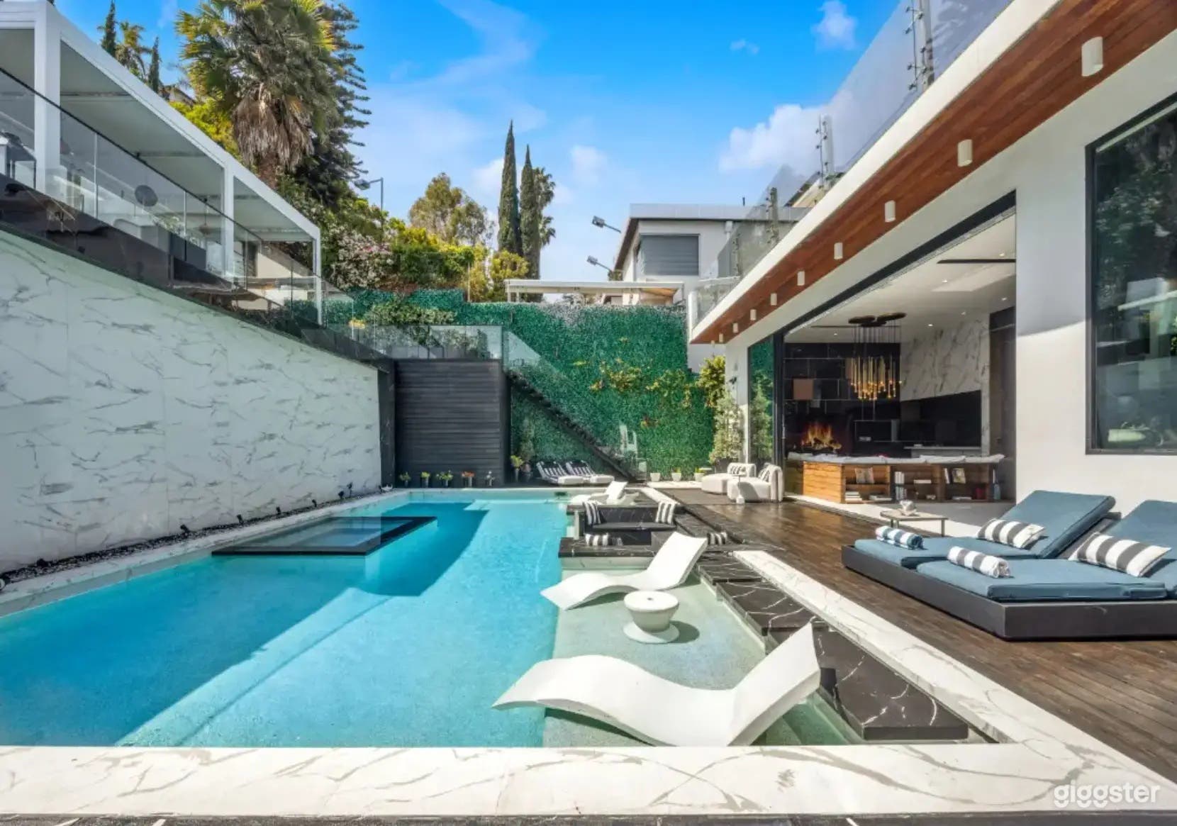 ICONIC MODERN OUTDOOR POOL Photo 1