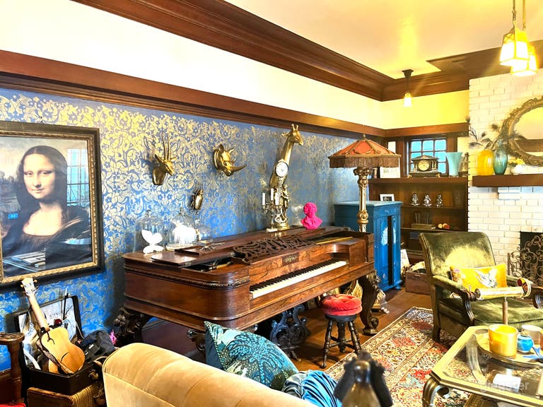  Historical craftsman on the edge of Midtown 