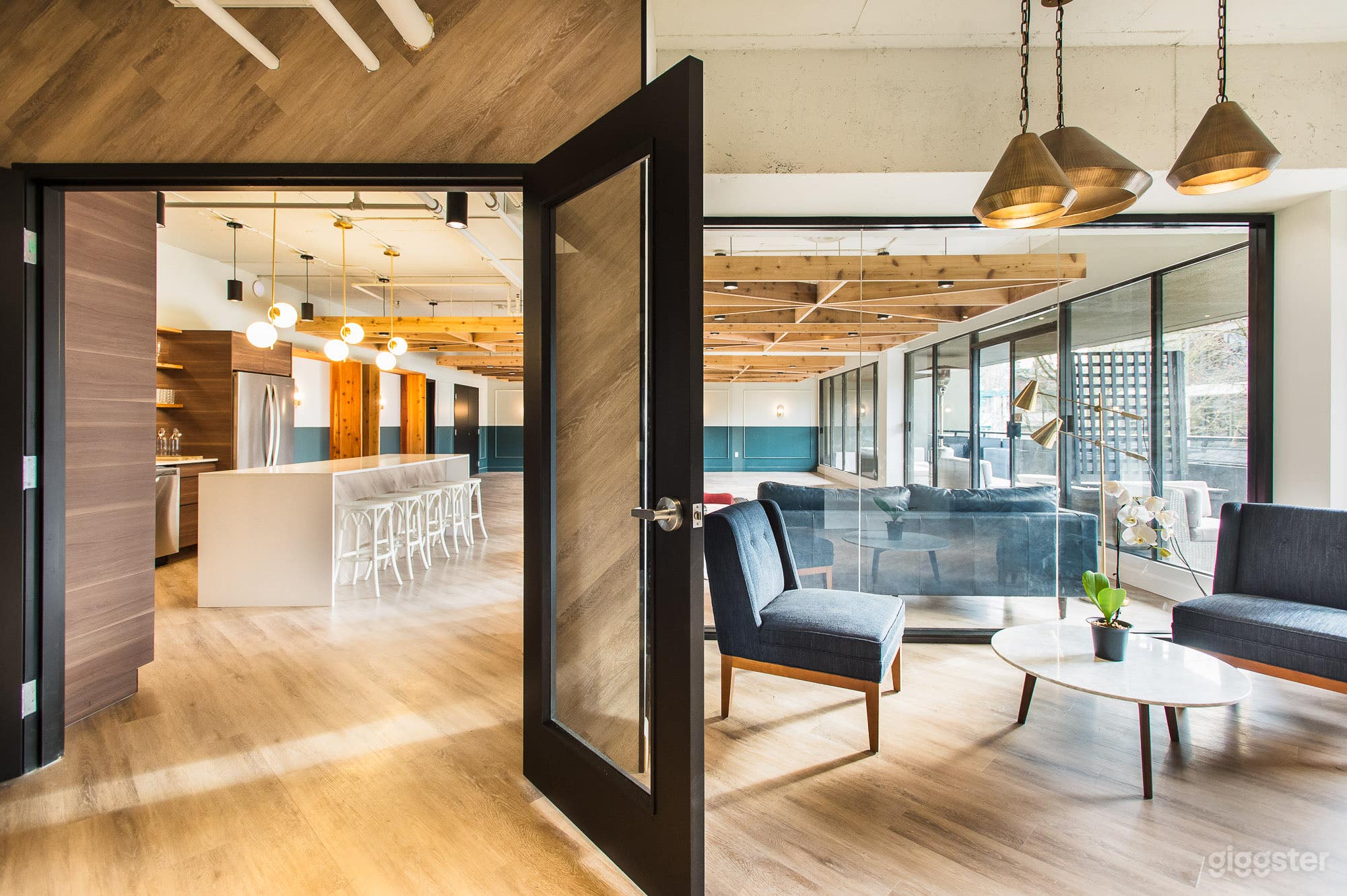 New Private Space With Kitchen And Patio Photo 3