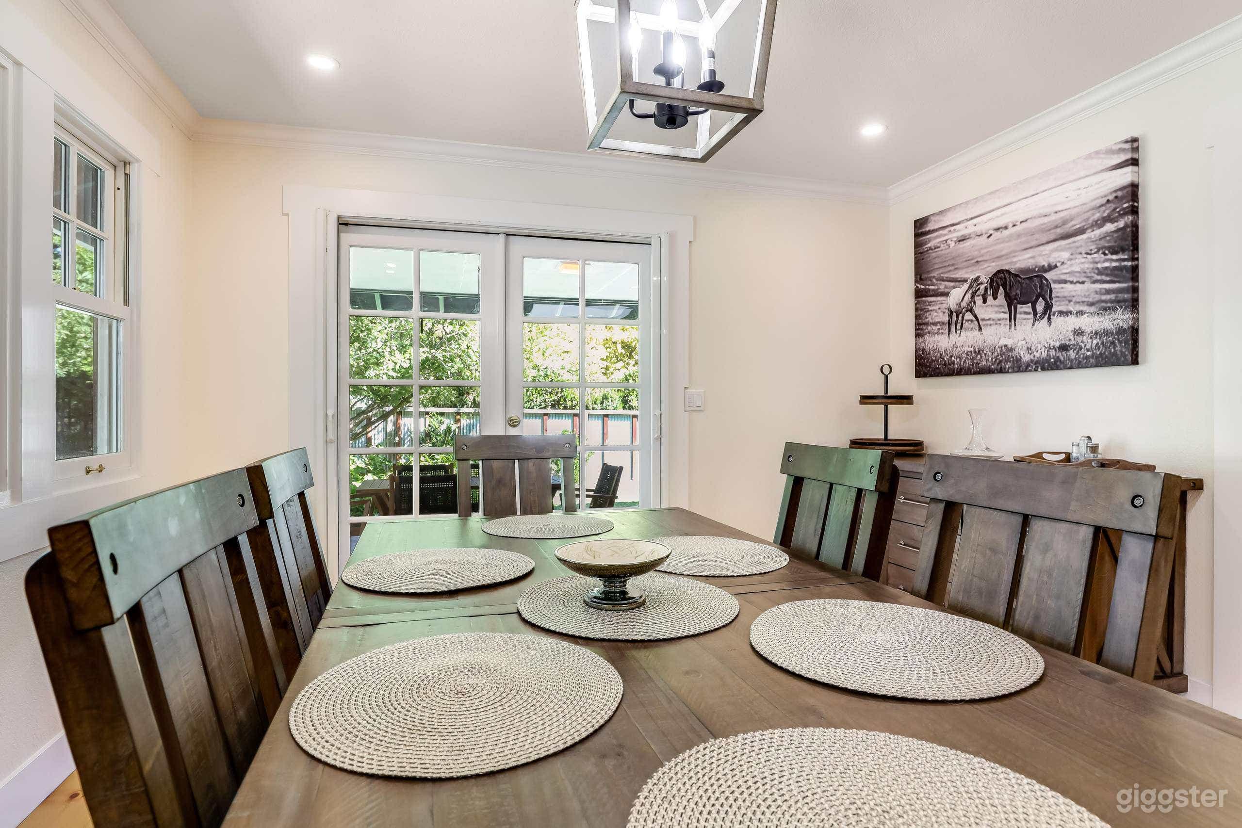 Magnificent Farm House on 3.5 Acres Photo 3