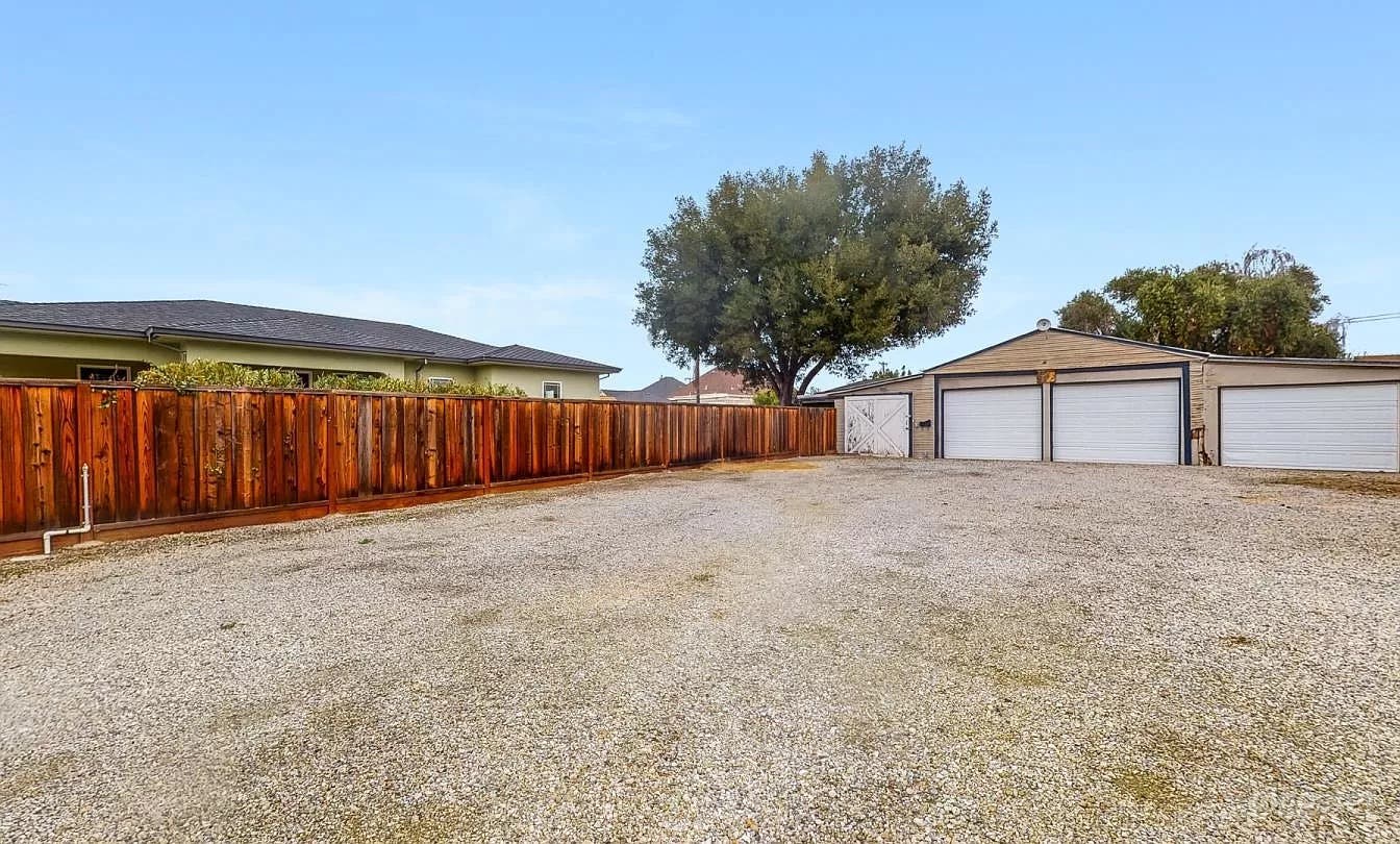 Blissful Backyard in San Jose  Photo 1