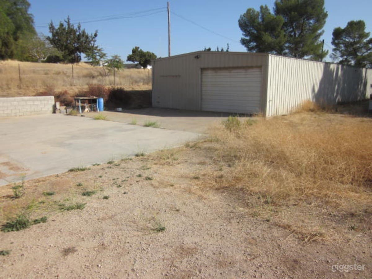  2 Warehouse's,Paved &amp; Dirt Rd,Desert,Creepy shack Photo 3