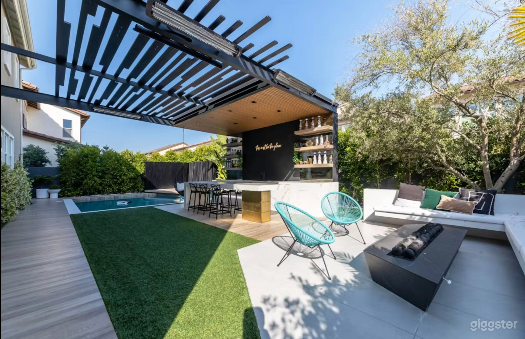 Stunning, Modern Outdoor Space with Miami and Party Vibes Photo 1