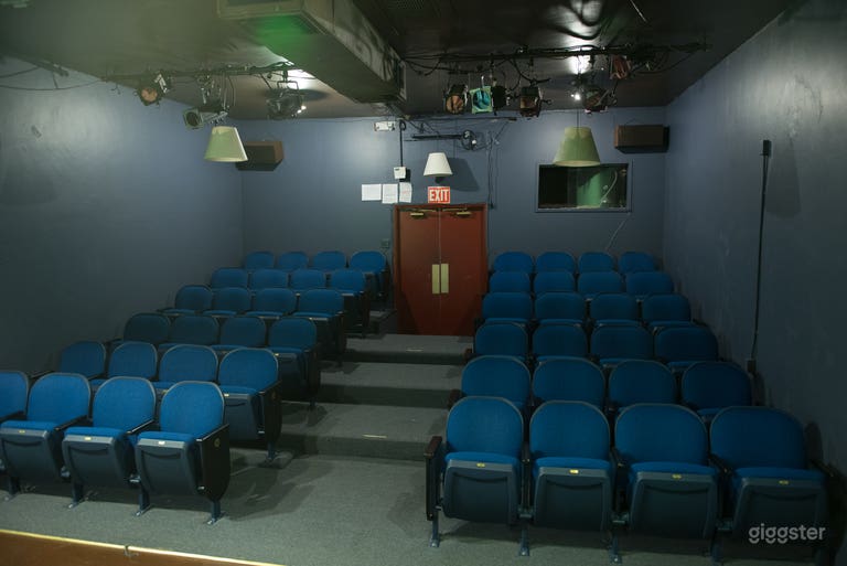  Théâtre intime de 48 places et espace de tournage cinématographique 