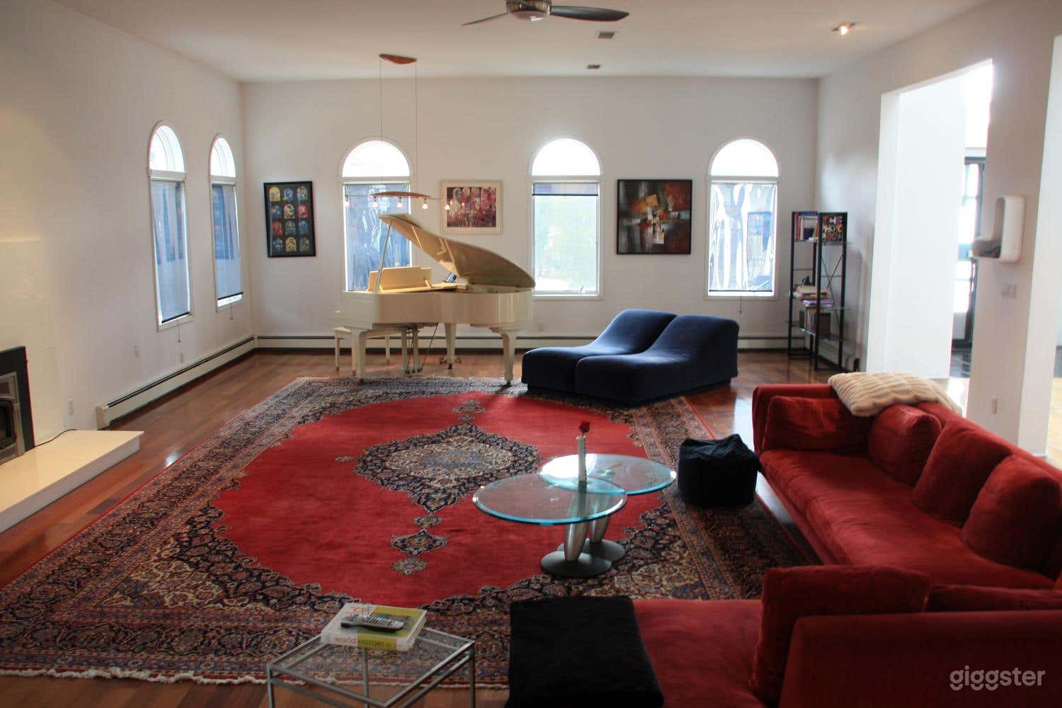 Modern and Dramatic Loft-Like Home Photo 1