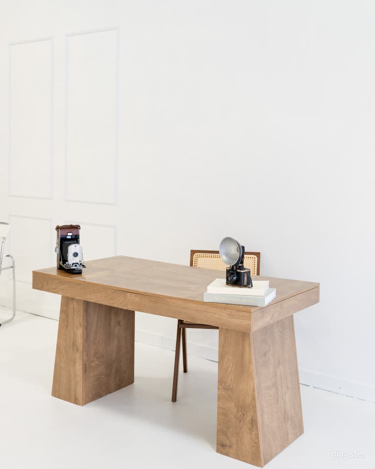  Natural Light Photo Studio 