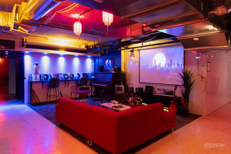  1,700 Sq Ft Creative Event & Performance Space | Chinatown 