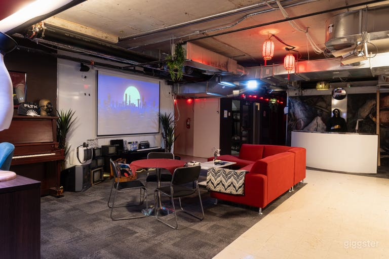  1,700 Sq Ft Creative Event & Performance Space | Chinatown 