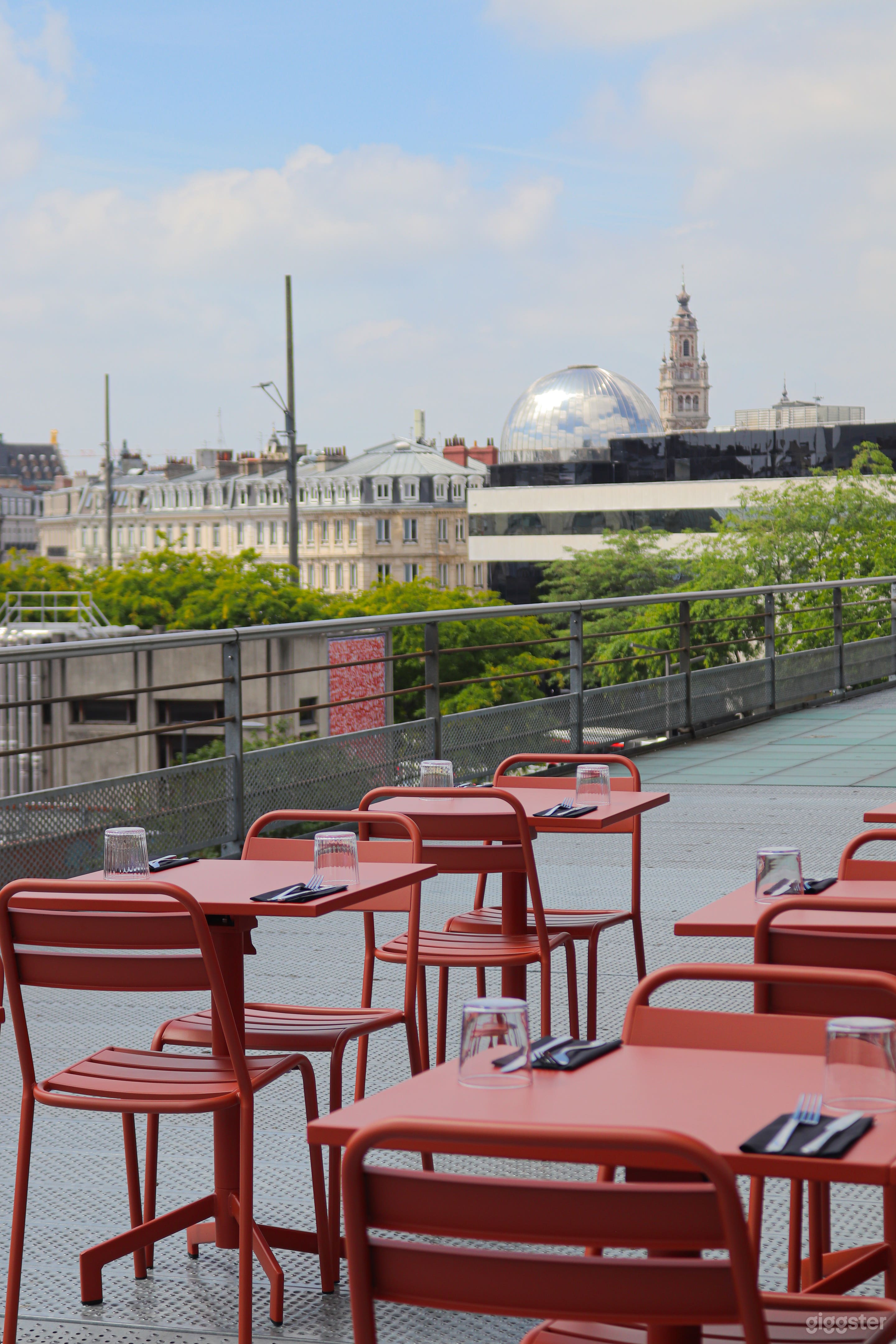 Photo de Lieu événementiel avec bar, restaurant, terrains de padel 3