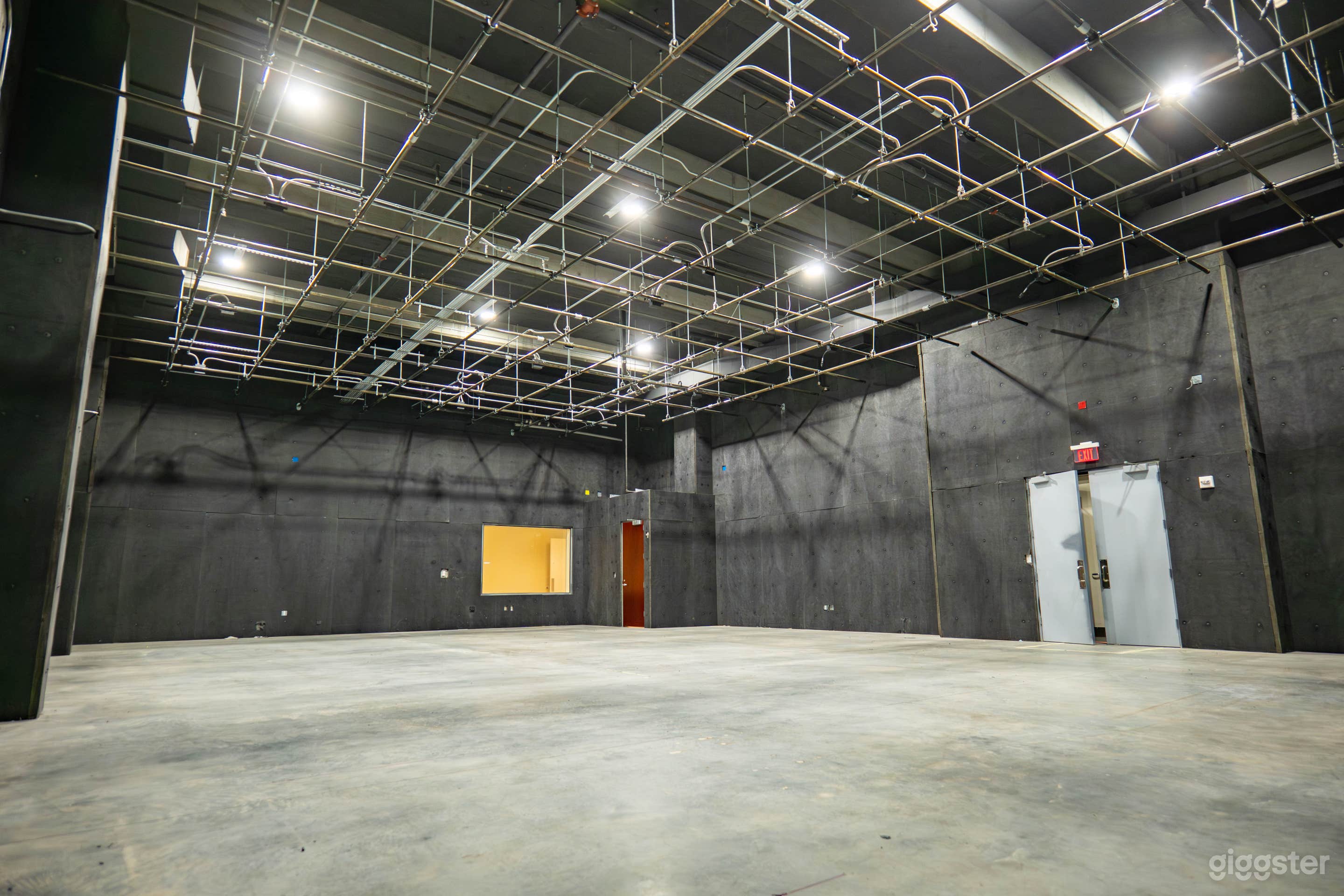 Sound Stage &amp; Green Room Photo 1