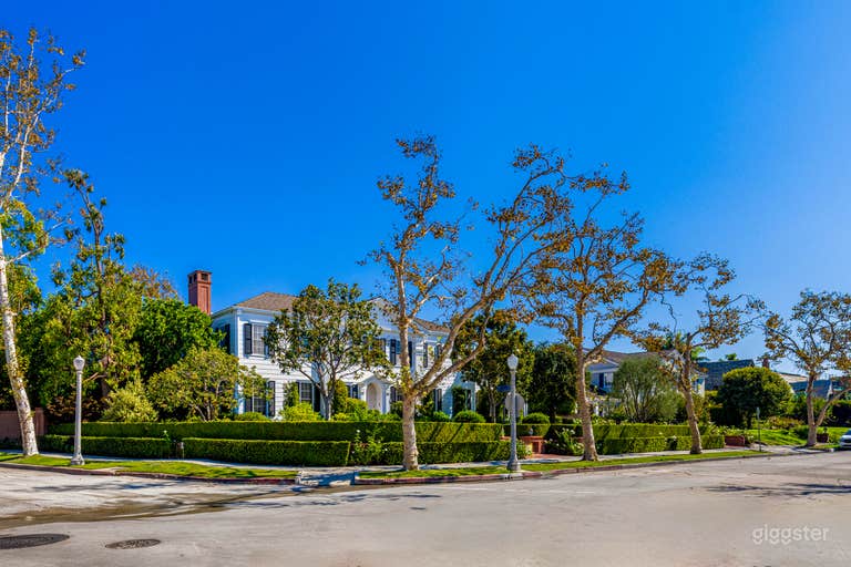  Hancock Park White House Front Exterior 