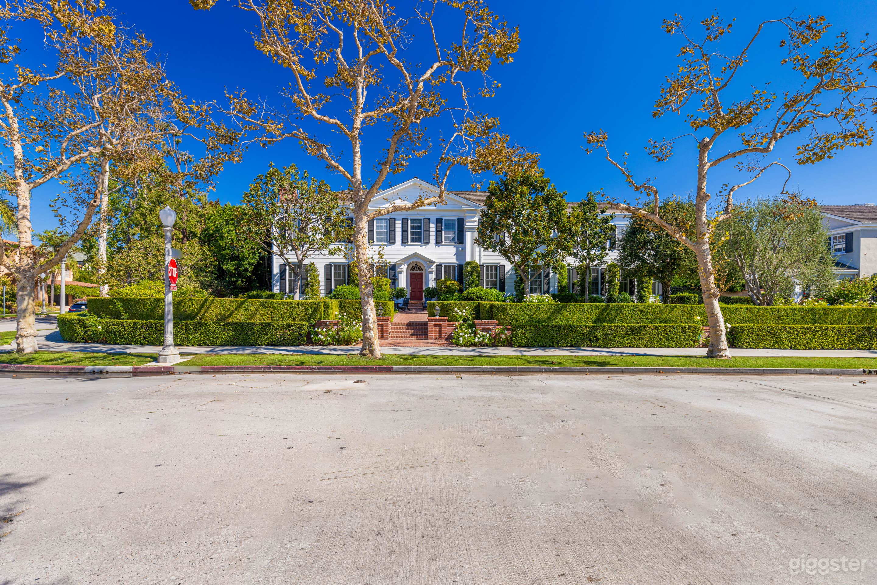 Hancock Park White House Front Exterior