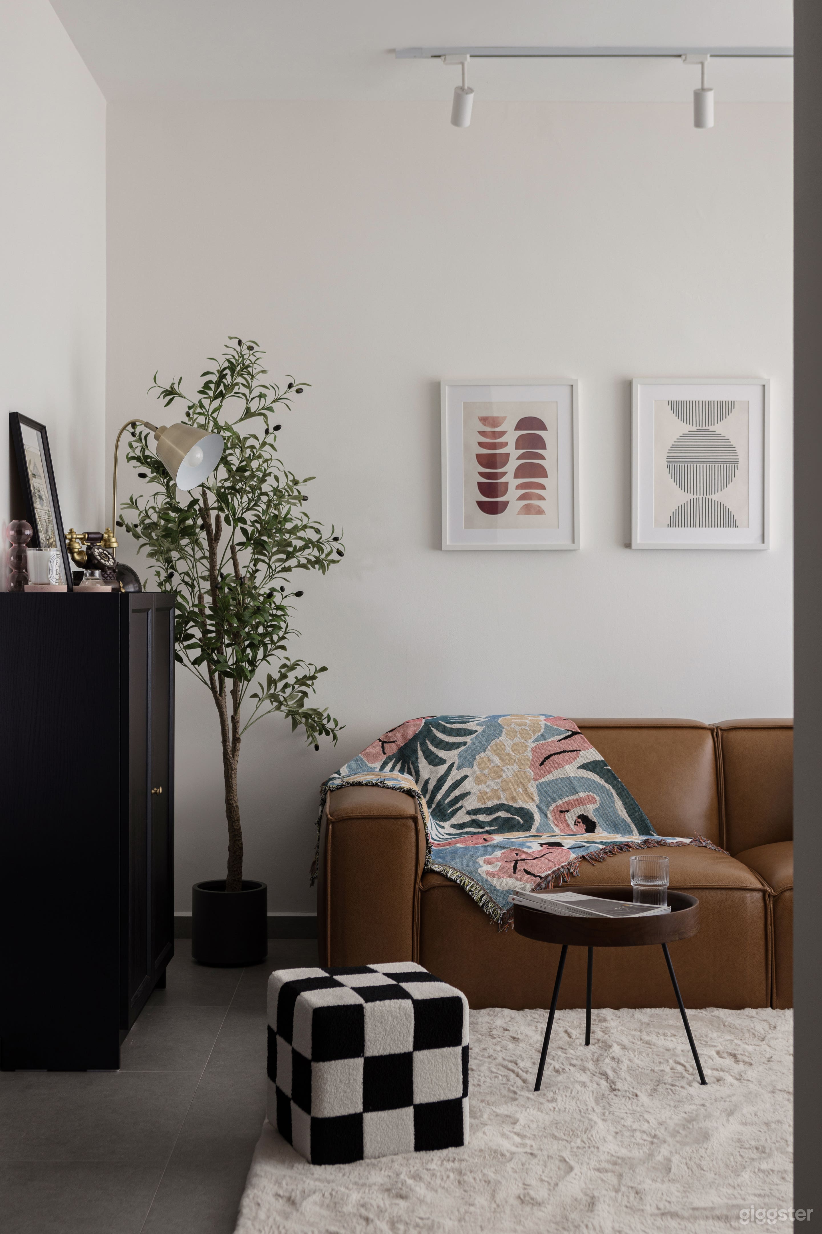 Bright and Airy Modern Farmhouse Apartment Photo 3