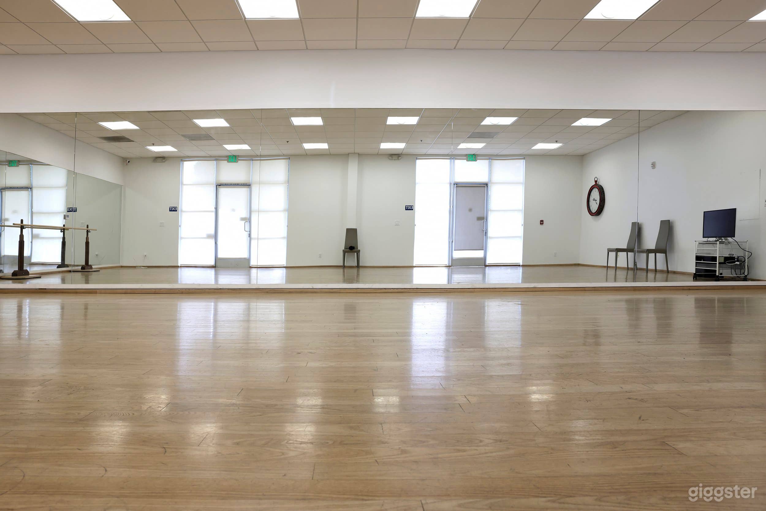 Studio B – Maple Floor with Mirrors Photo 3