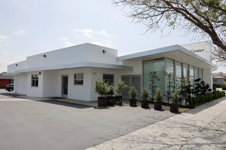  Studio B – Maple Floor with Mirrors 