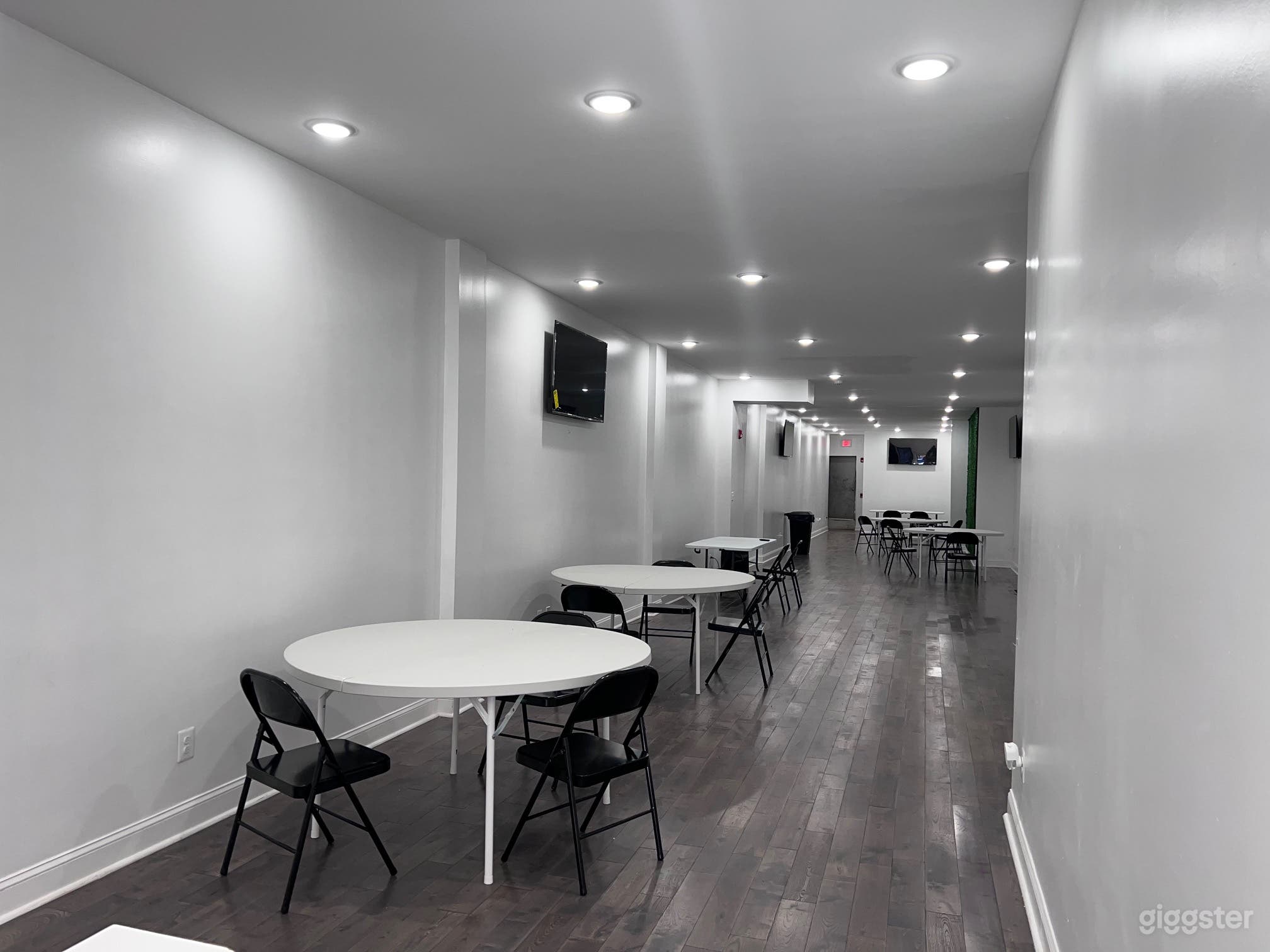 Spacious updated venue with grass wall!  Photo 3