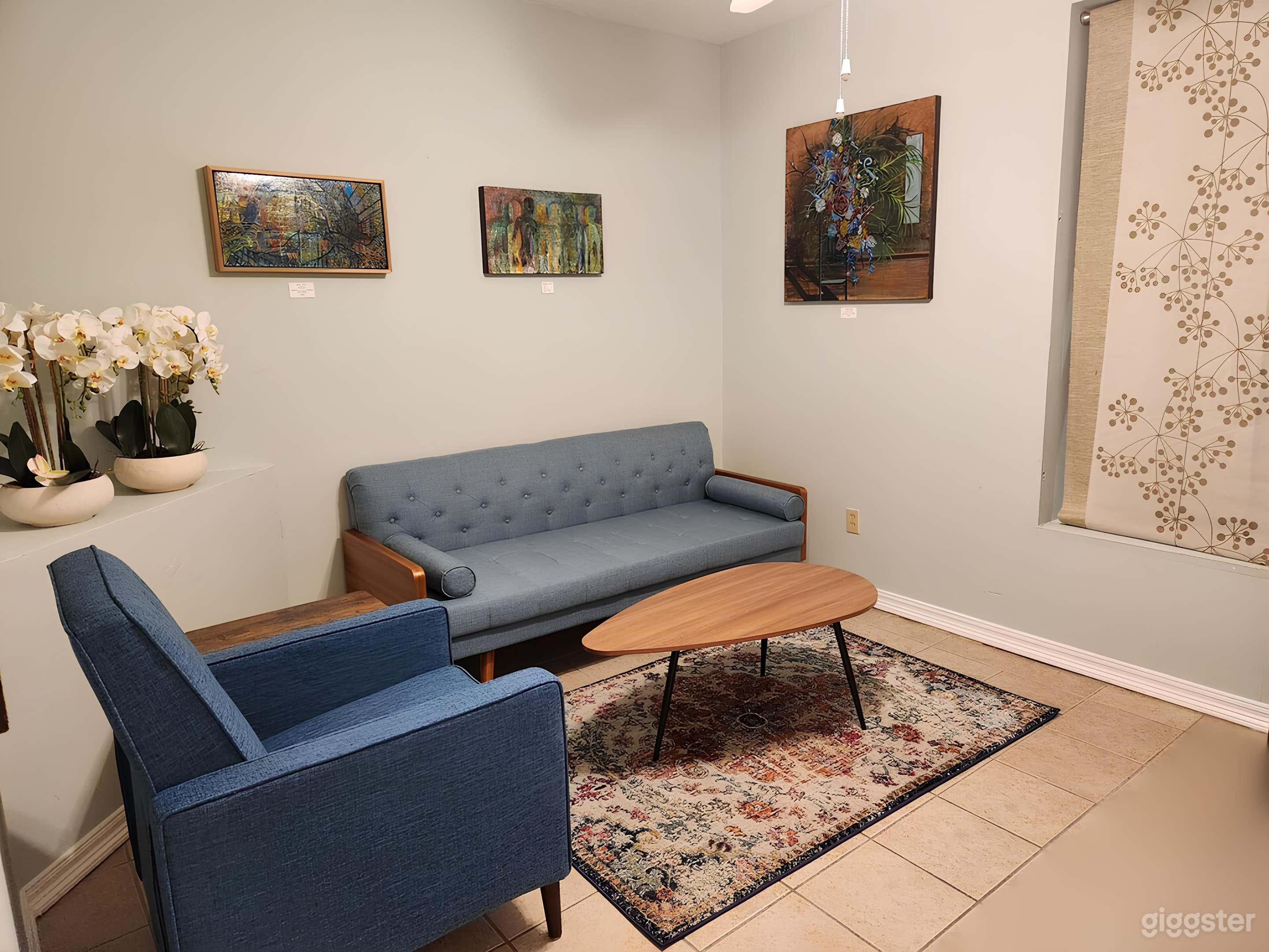 Mid-sized Office Photo 1