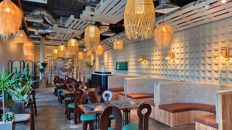  Urban Tropical Cafe / Restaurant with Outdoor Spaces (West) 