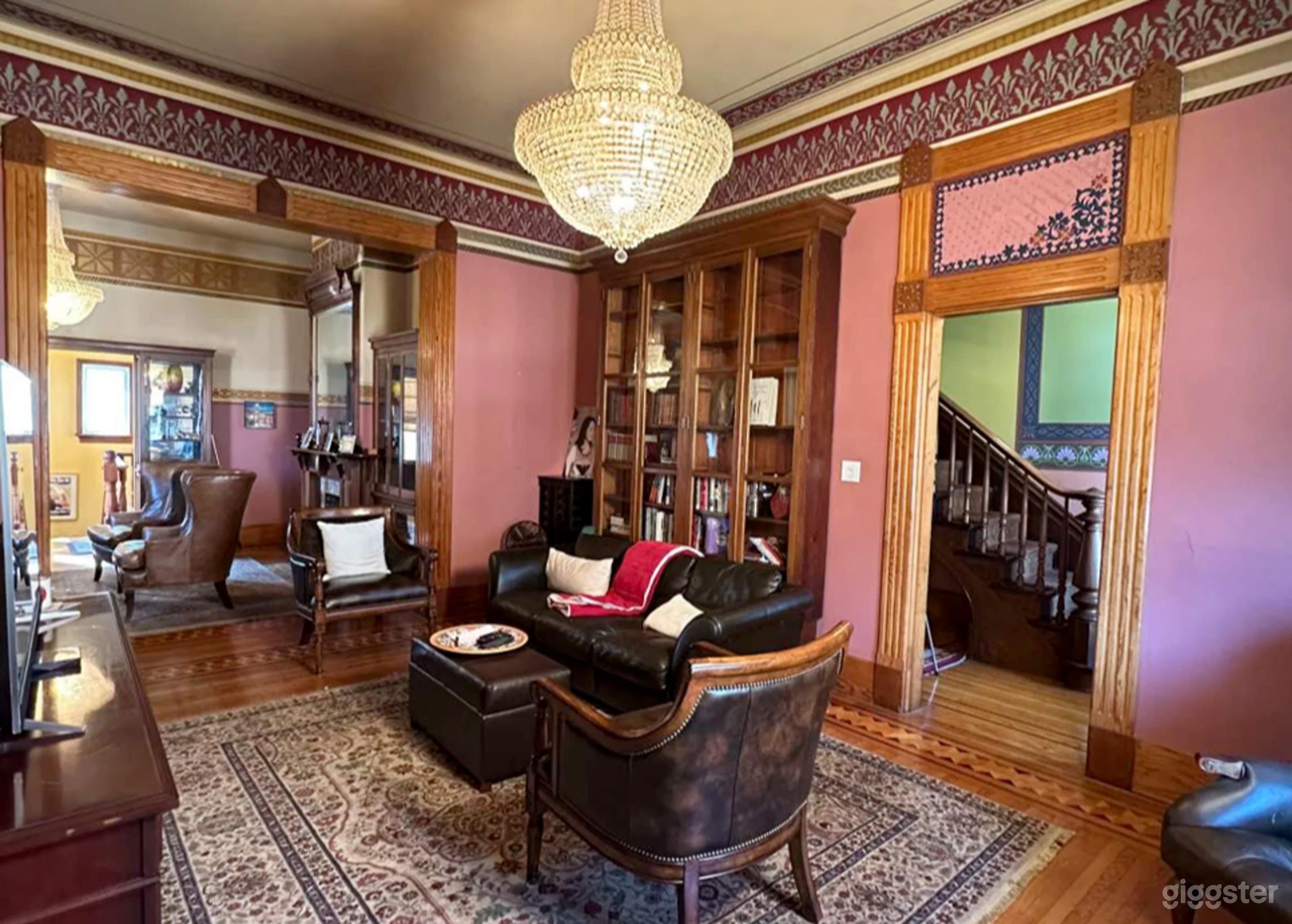 Downtown Victorian, Tri-Level Home Photo 2