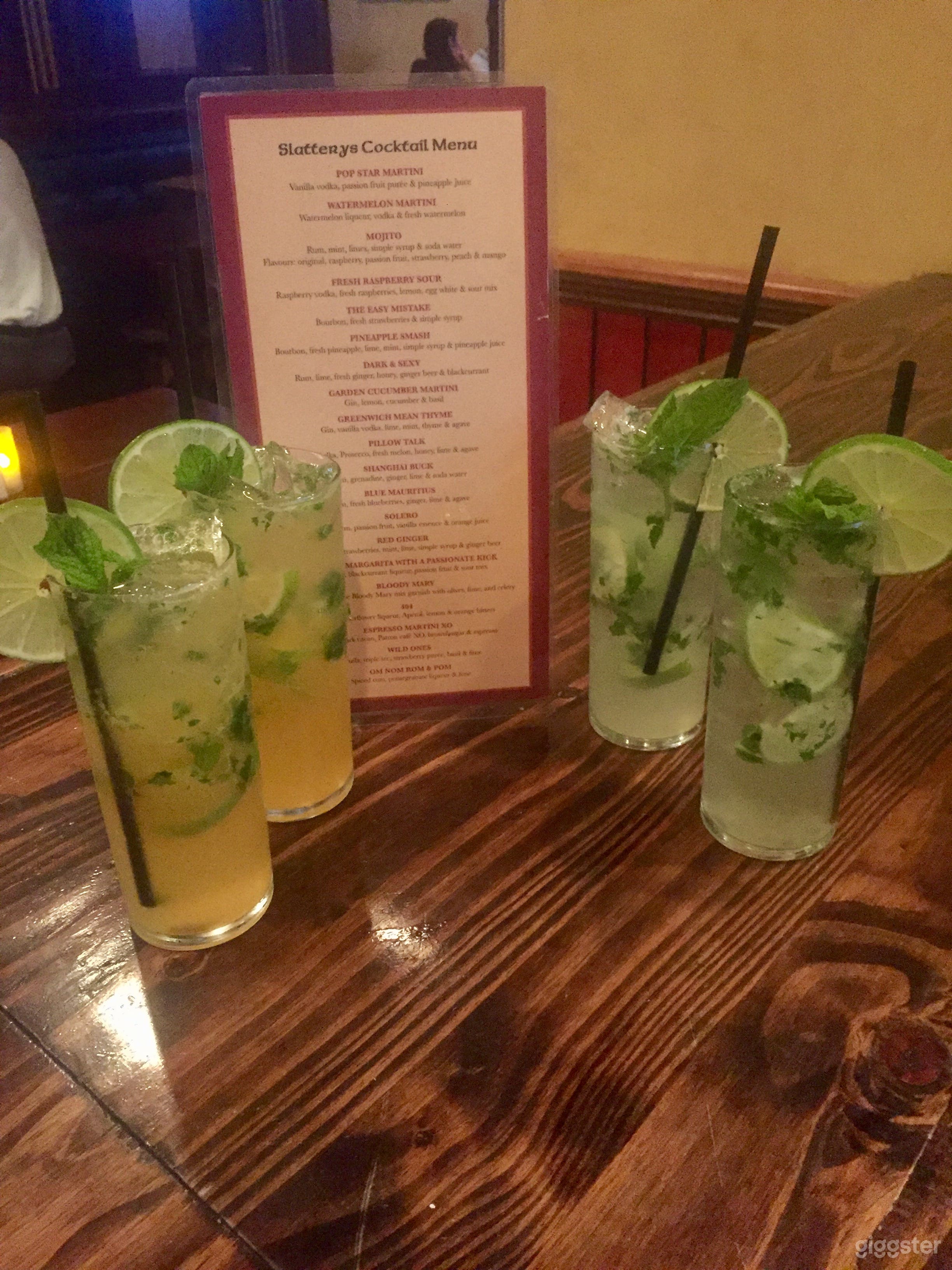 Downstairs backroom  in New York Photo 4