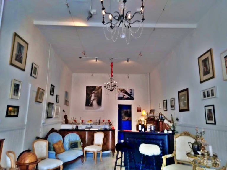  Elegant Indoor Space with Antique Furnishings 