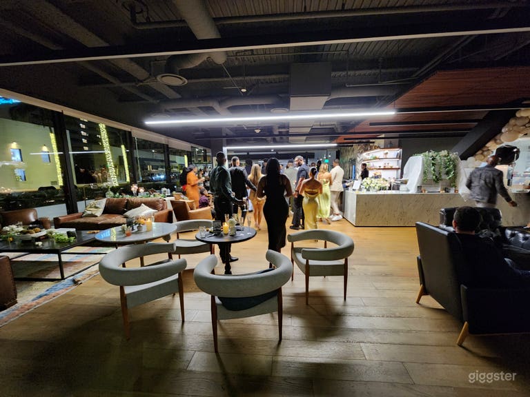  PROMO!! Luxury Building and Space with Open Area 