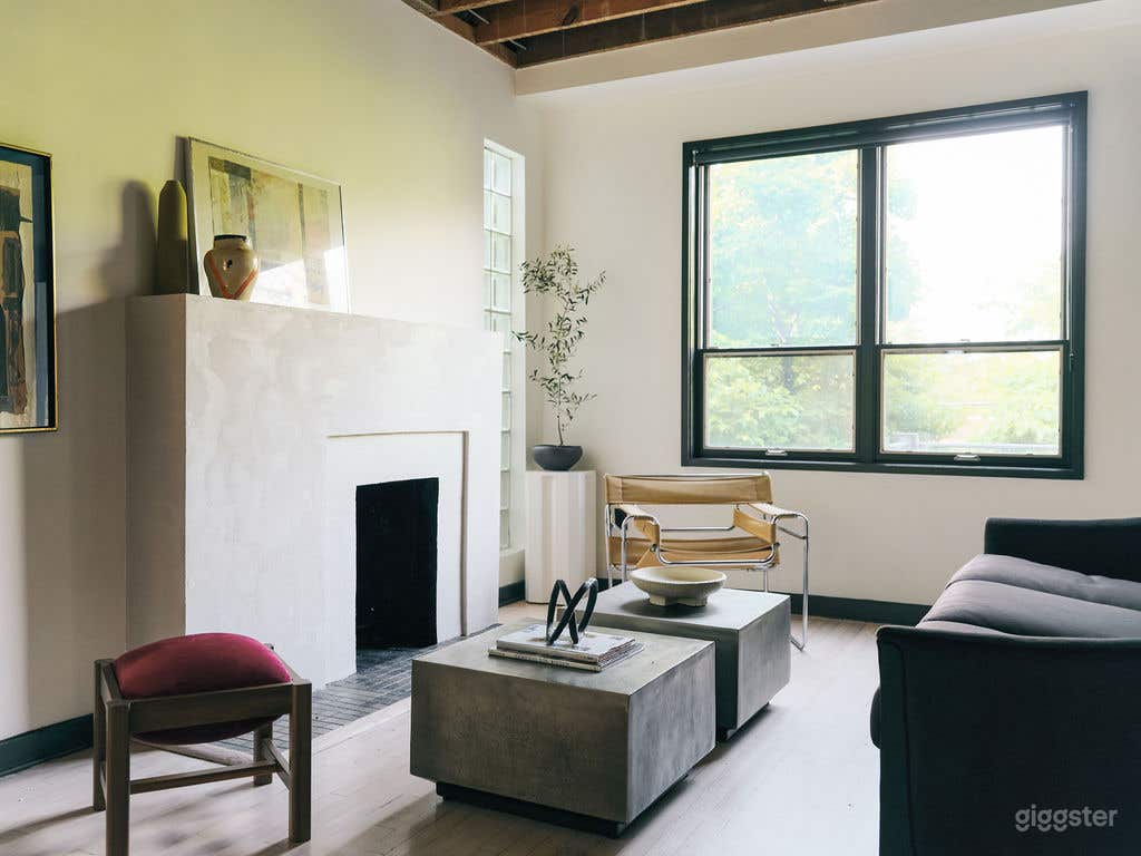 Bright Curated Indoor/Outdoor Event Space &amp; Studio Photo 2