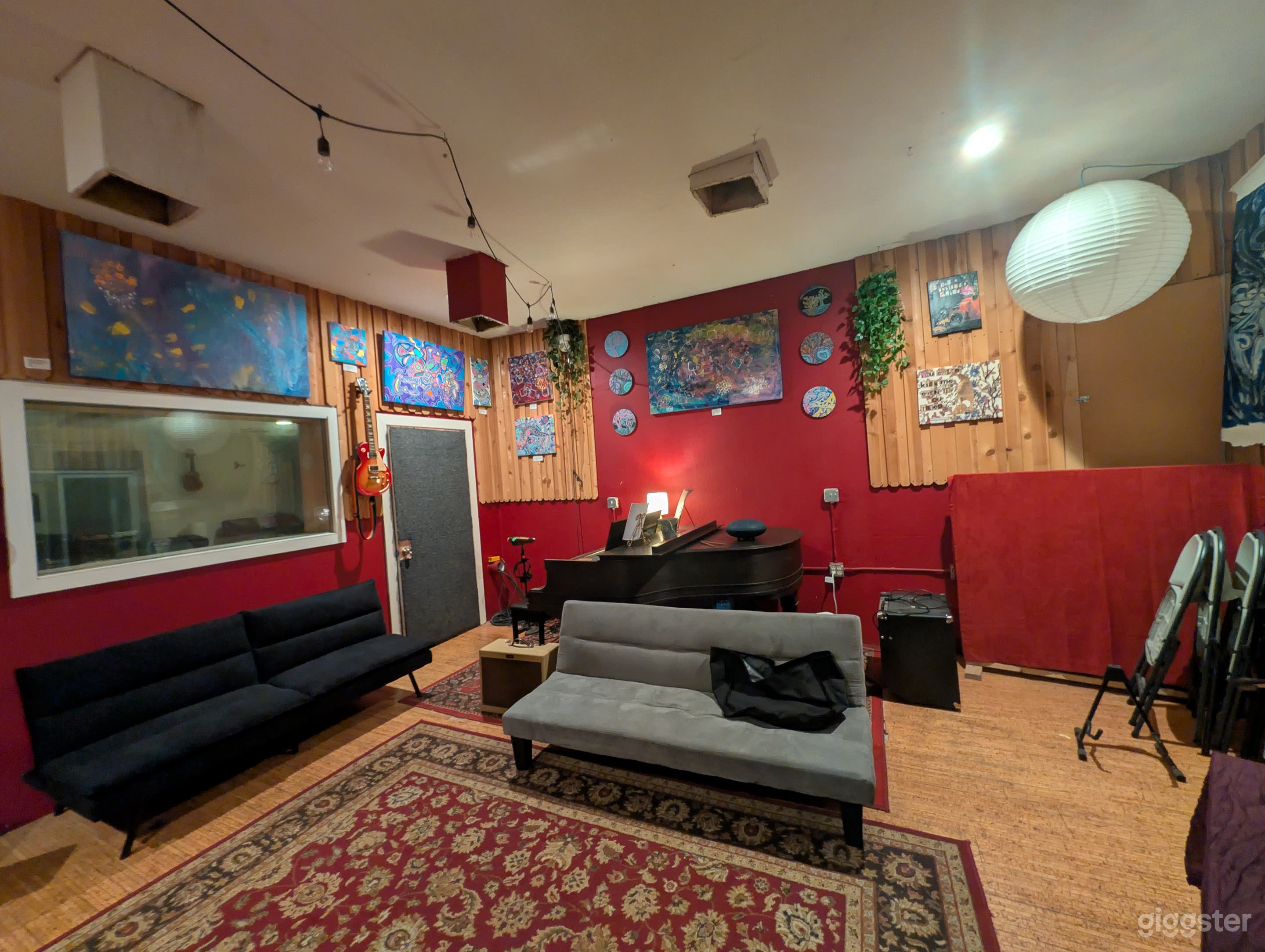 Recording Studio with Great Local Vibes Photo 4