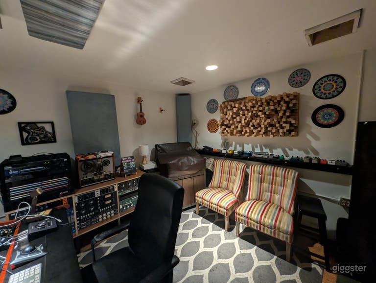  Recording Studio with Great Local Vibes 
