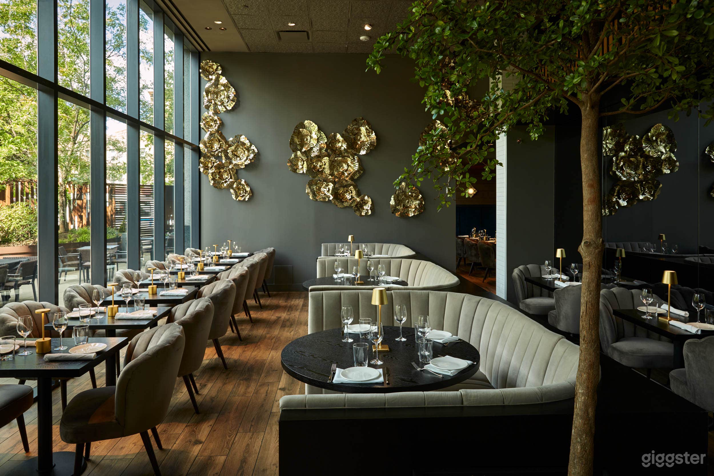 Brooklyn Restaurant & Garden Perfect for Events/Shoots Photo 1