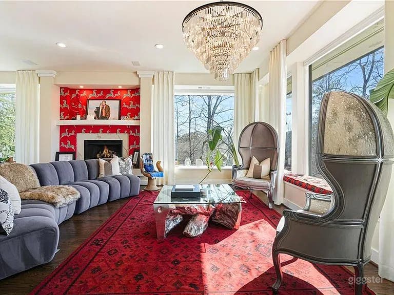  Mansion Perfect for Any Event Includes Pool, Gym 