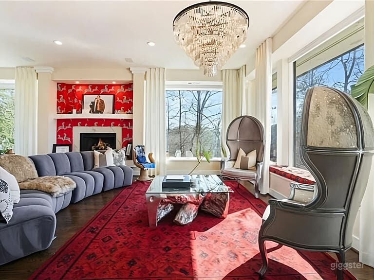  Mansion Perfect for Any Event Includes Pool, Gym 