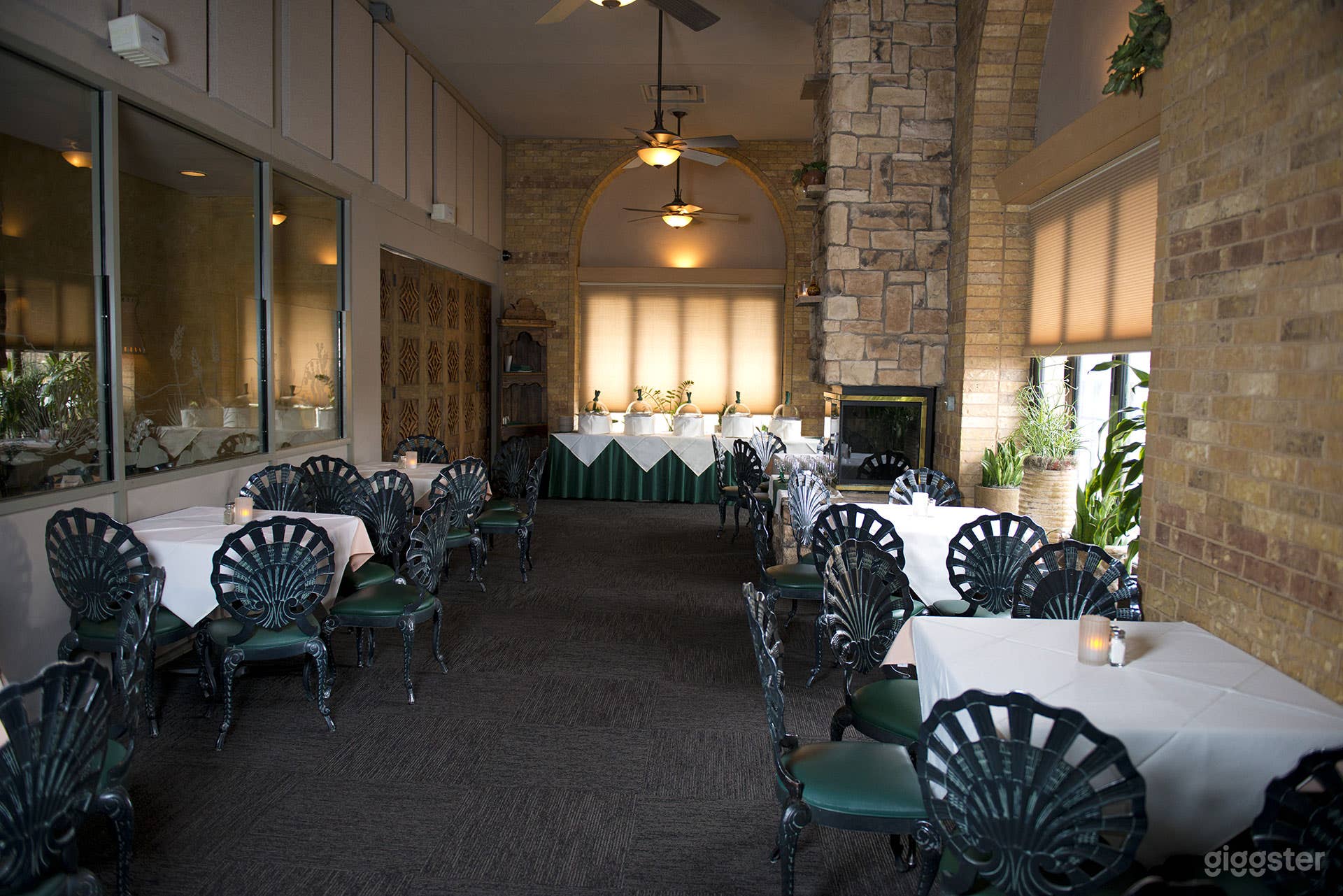 Private Dining Garden Room Photo 3