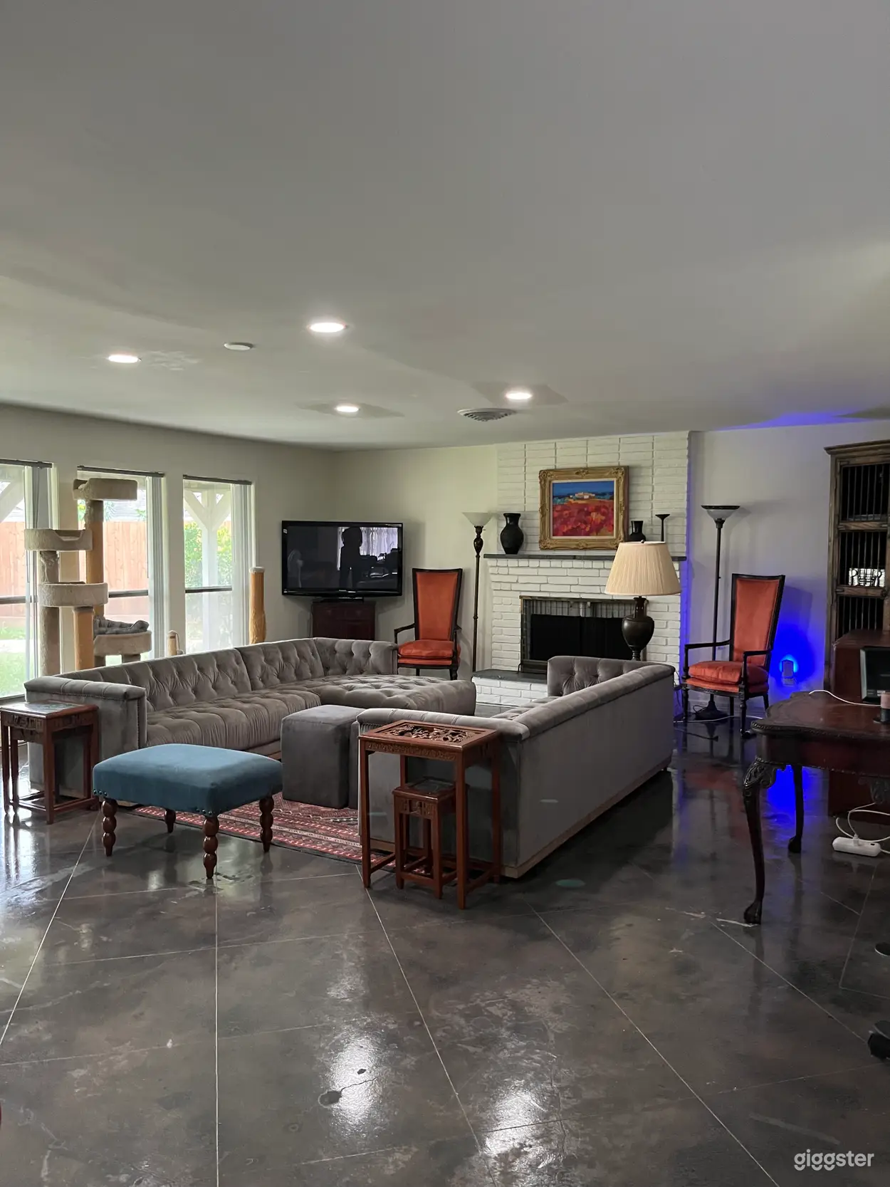 Bright, Stylish Home – Perfect for Shoots (inside) Photo 1