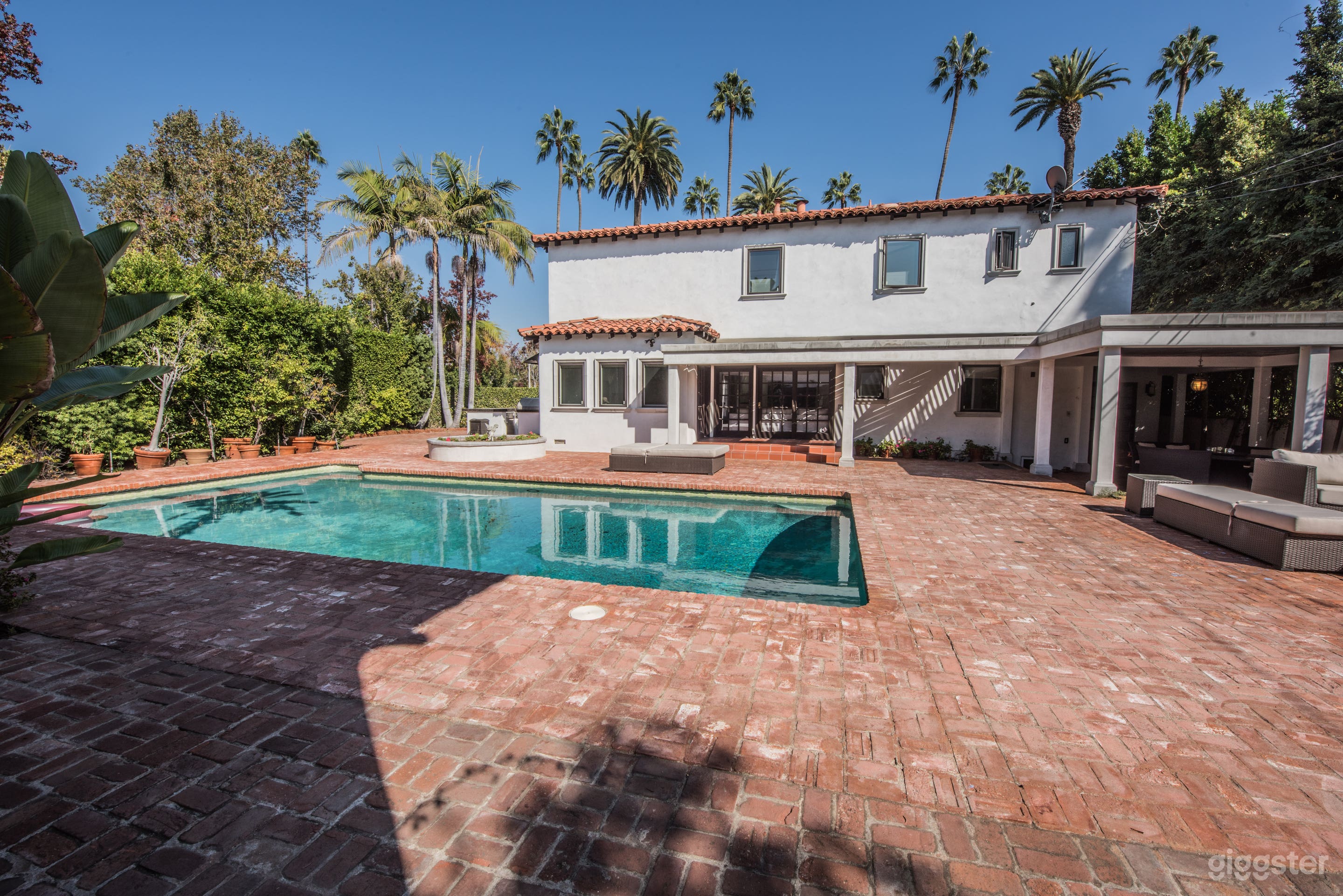 Beverly Spanish Photo 3