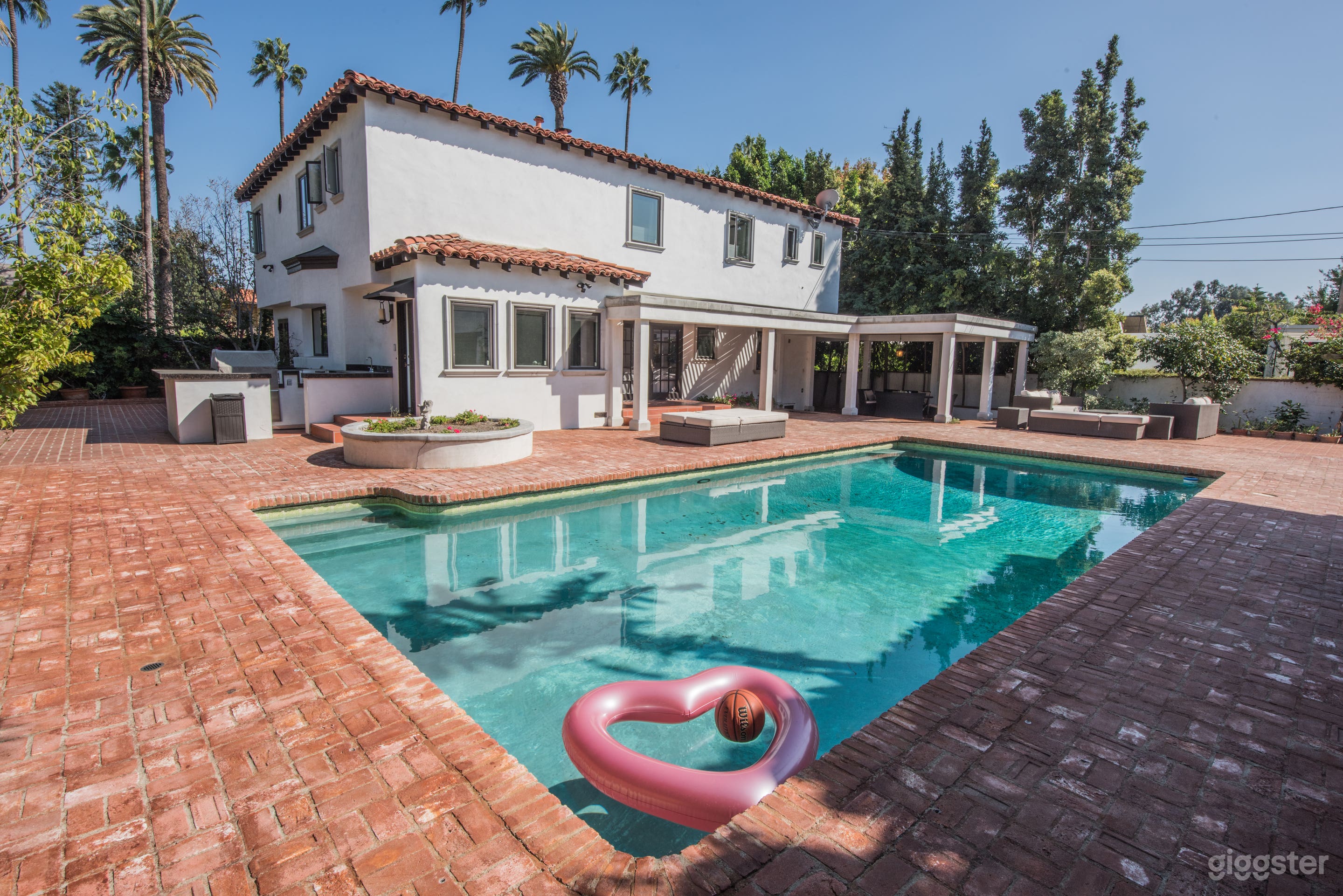 Beverly Spanish Photo 4