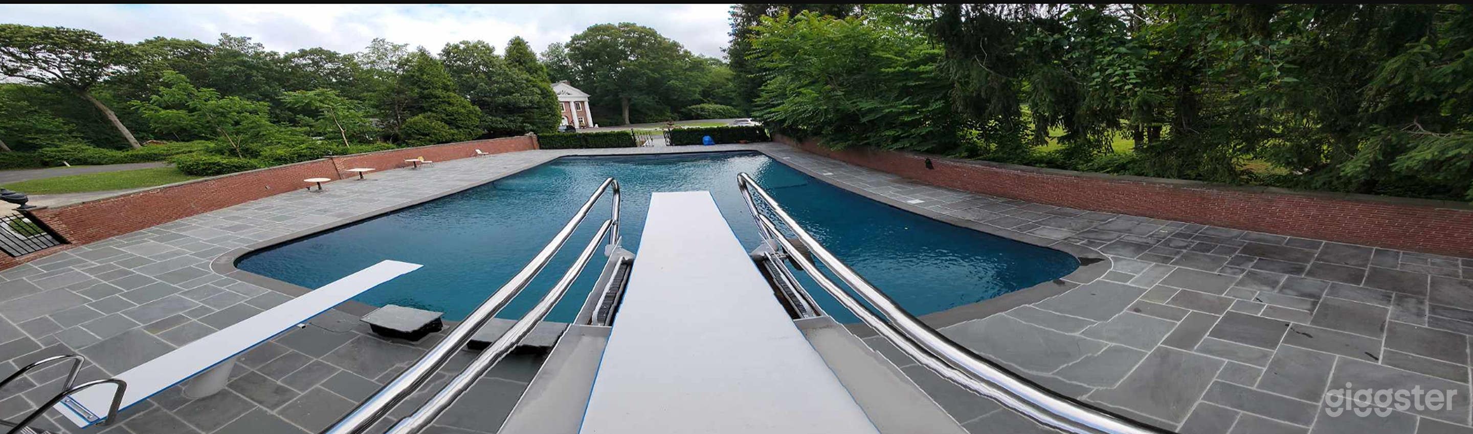 Private Pool In West Hills Photo 2