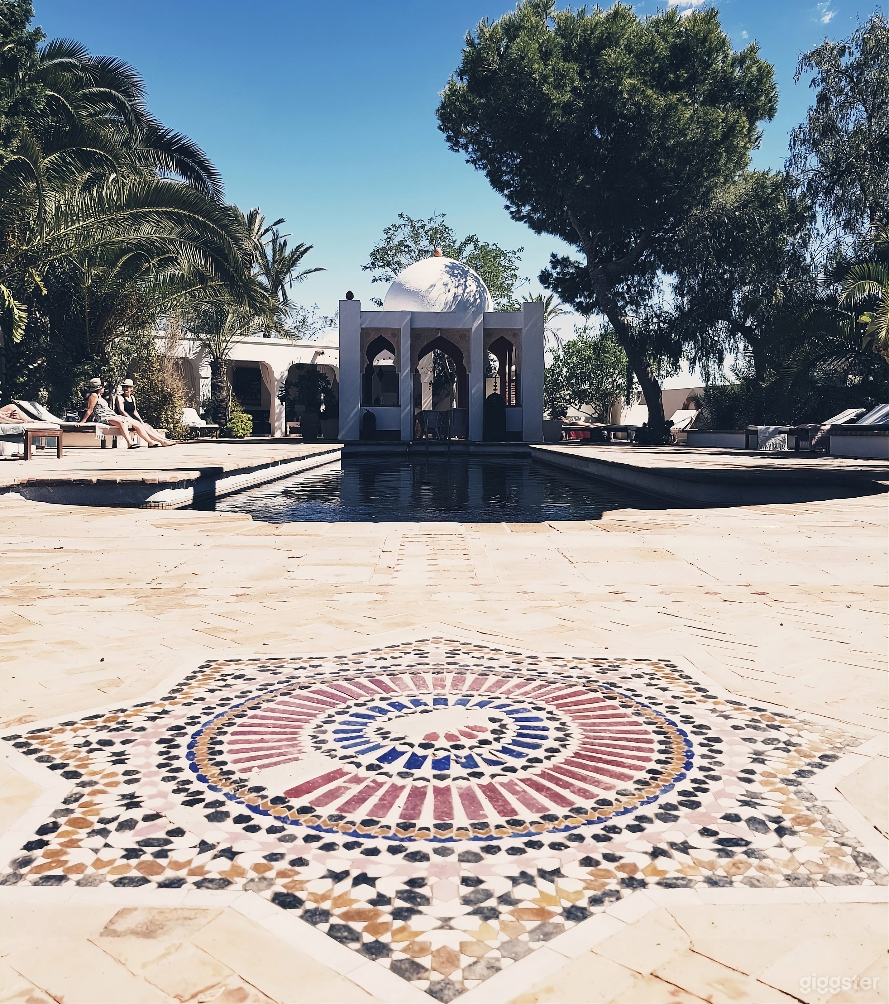 Oasis con piscinas, jardines y senderos meditativos. Foto 2